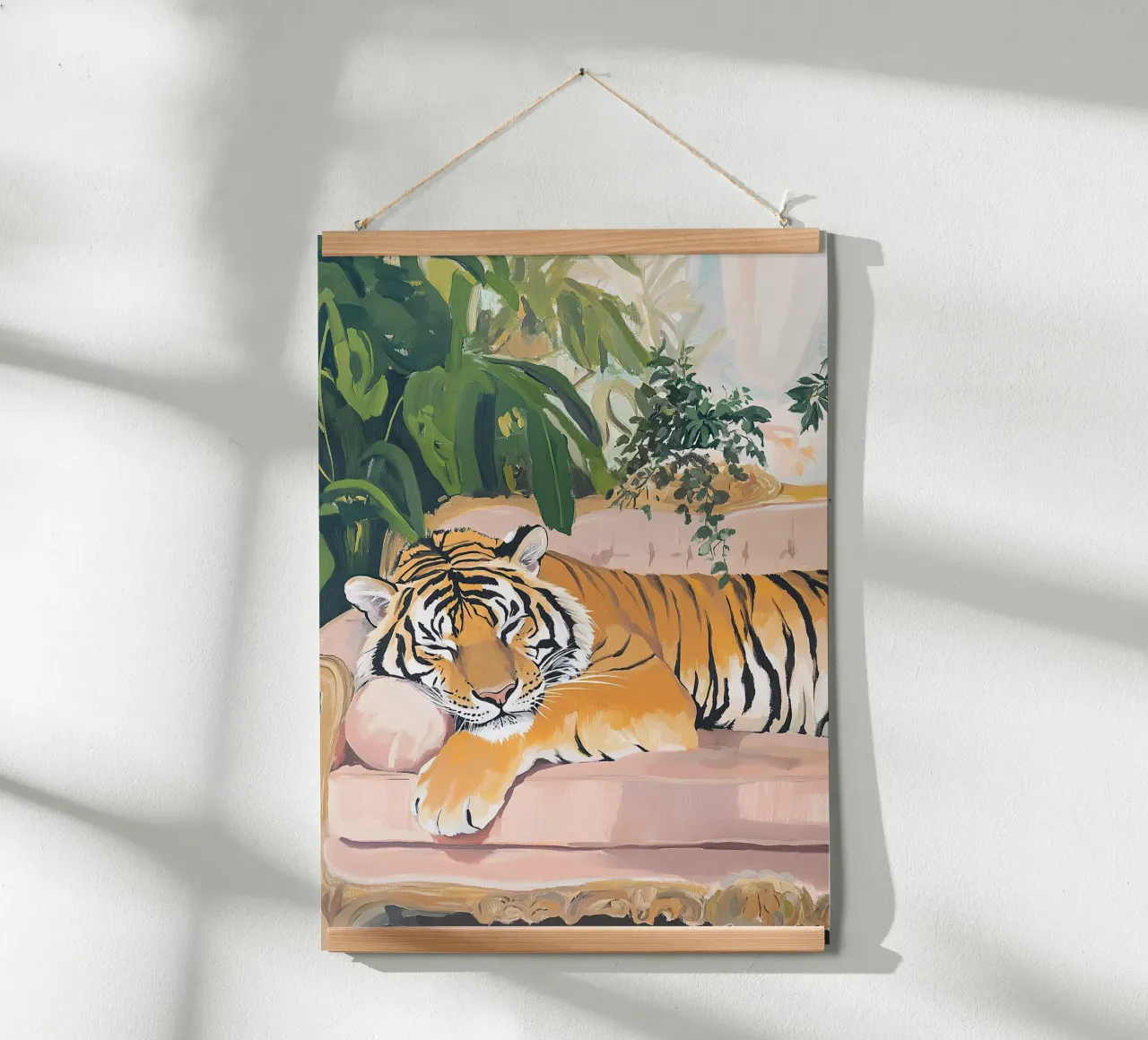 Divano tigre Pianta Botanica Rosa Pittura ad olio Rosa poster con telaio in legno da Euphoria Theresa