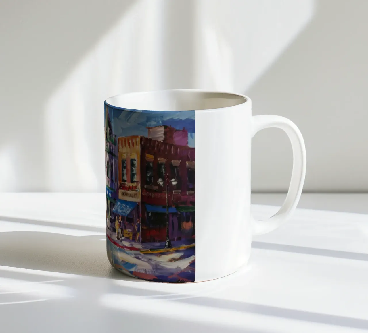 Strada cittadina inondata di sole tazza in ceramica da Angkasa Mist