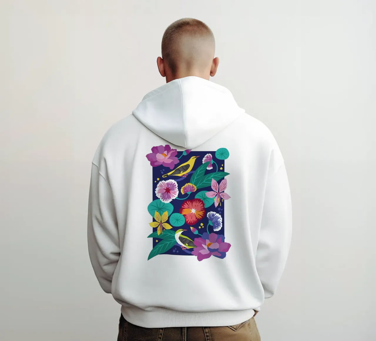 Giungla, fiori e uccelli felpa con cappuccio da Schuhmann Design