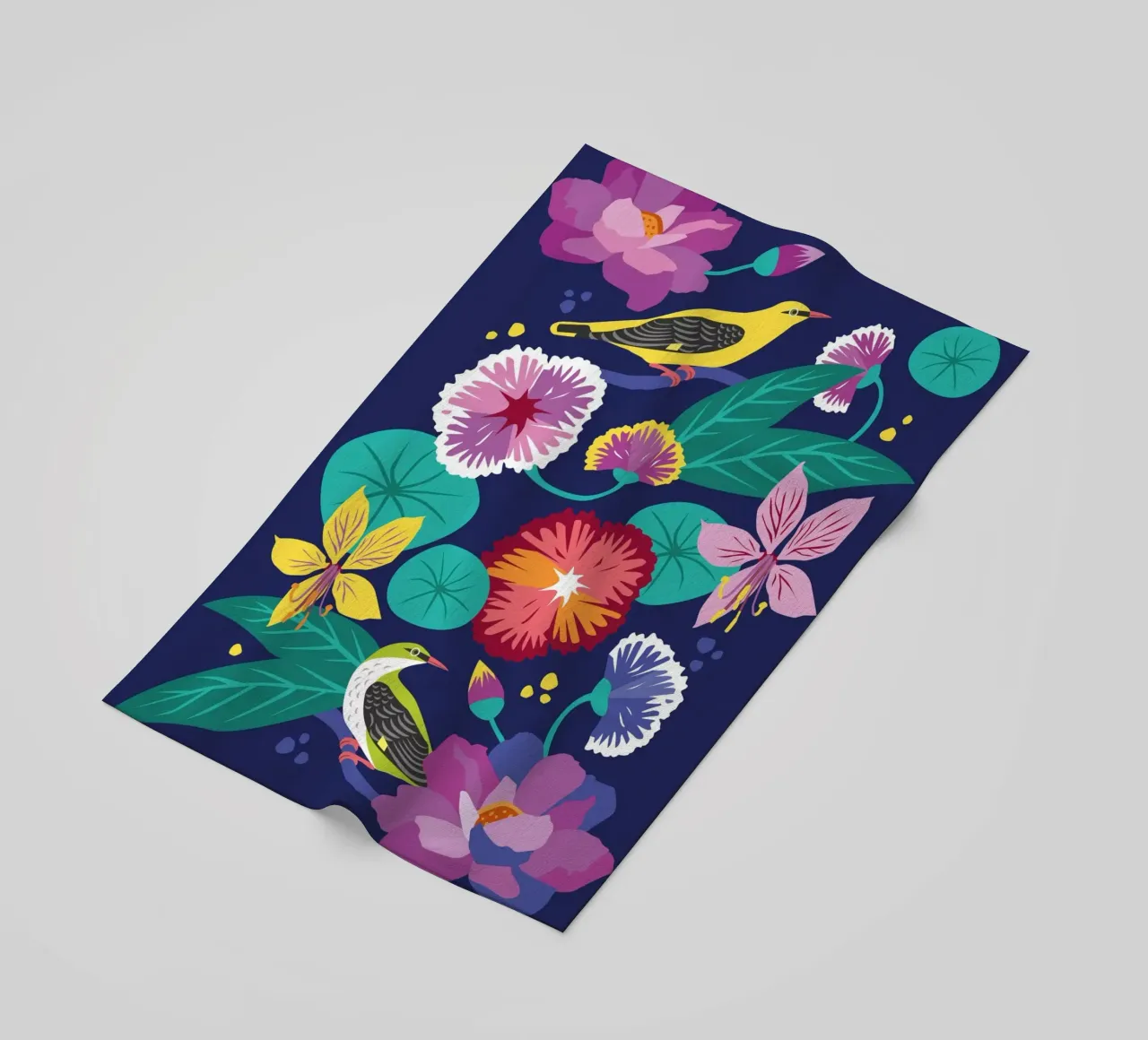 Fiori e uccelli telo mare da Schuhmann Design