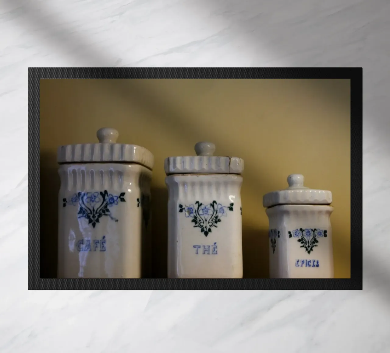 Chez Auguste deurmat van Lise Ruault