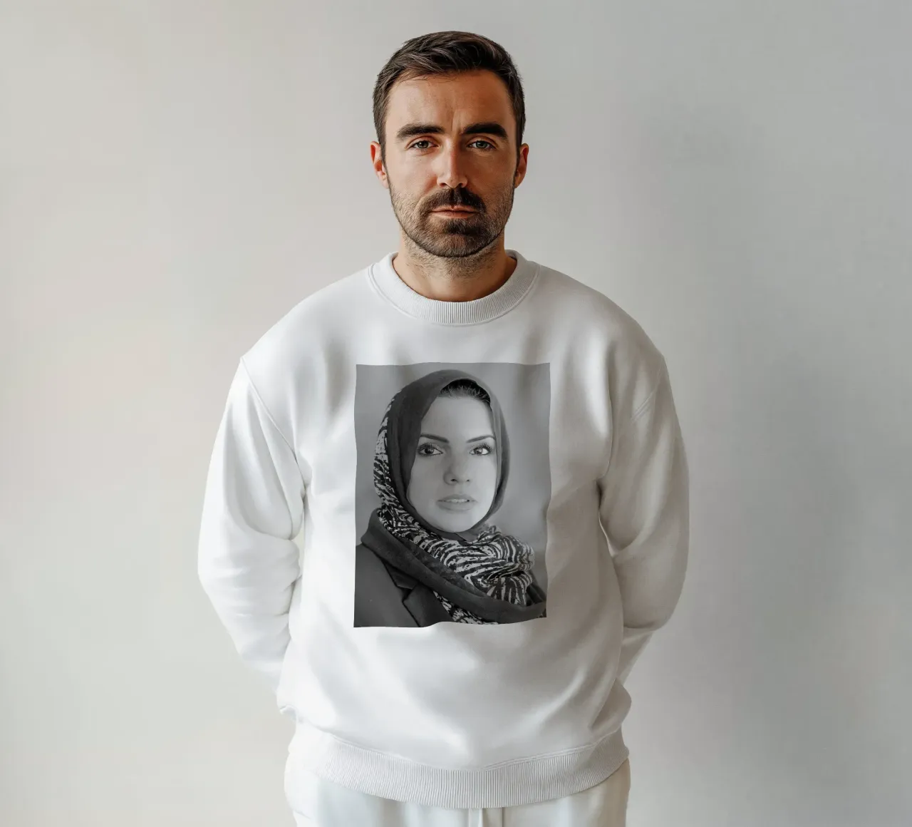 Zahra Langhi felpa da tobyrmattie