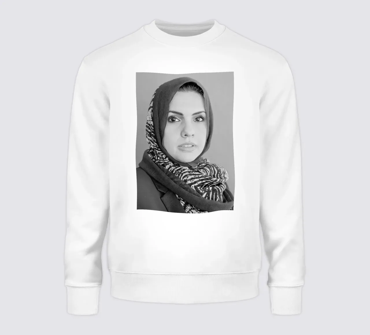 Zahra Langhi felpa da tobyrmattie