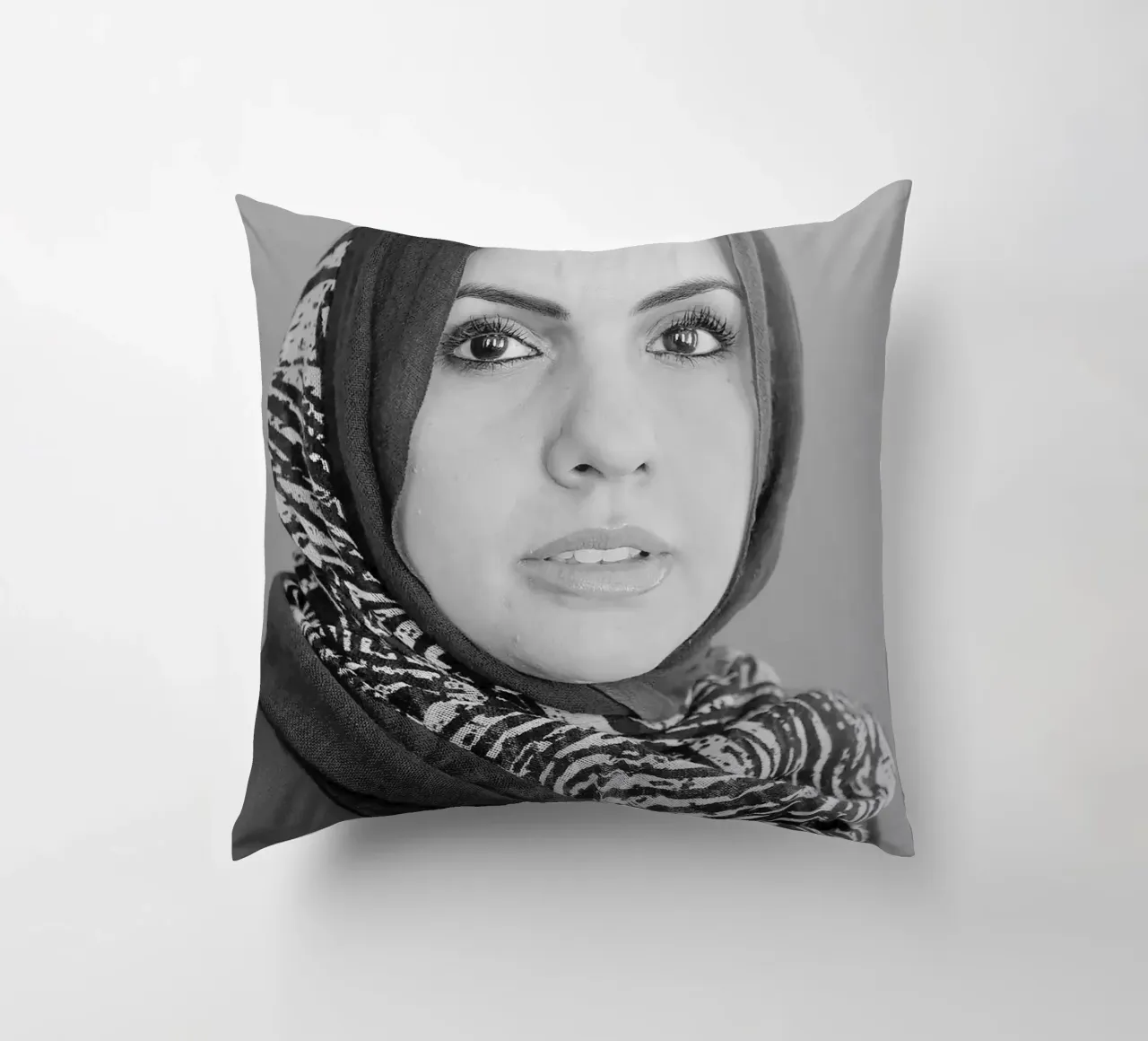 Zahra Langhi cuscino da tobyrmattie