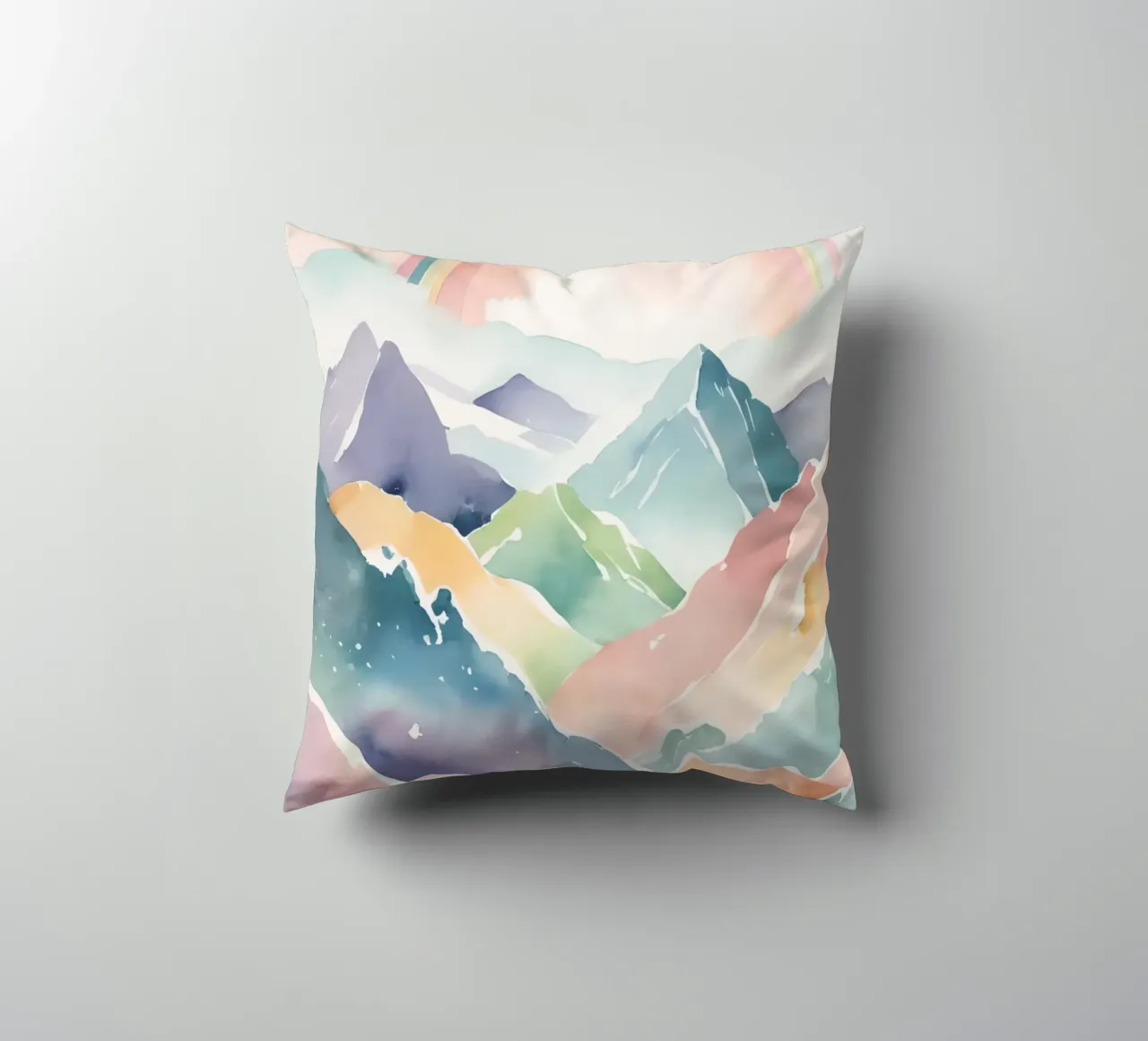 Montagne e arcobaleno ad acquerello cuscino da DesignDoodle