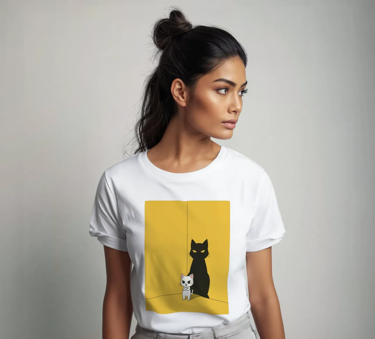 Gatto bianco con ombra nera in un angolo giallo t-shirt da DesignDoodle
