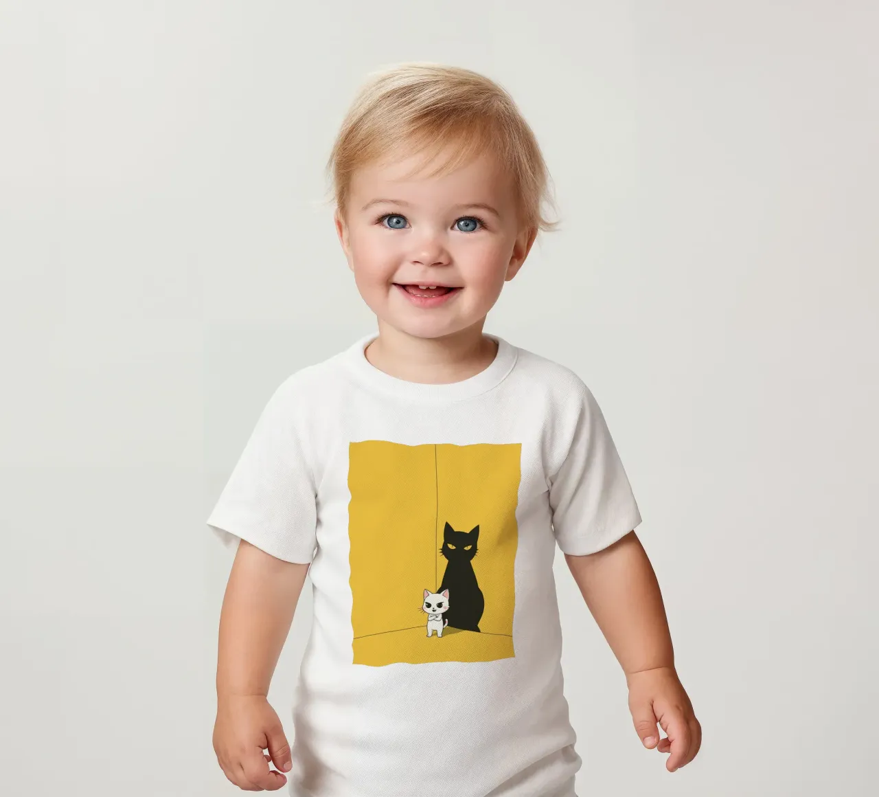 Chat blanc avec ombre noire dans un coin jaune t-shirt pour bébé de DesignDoodle