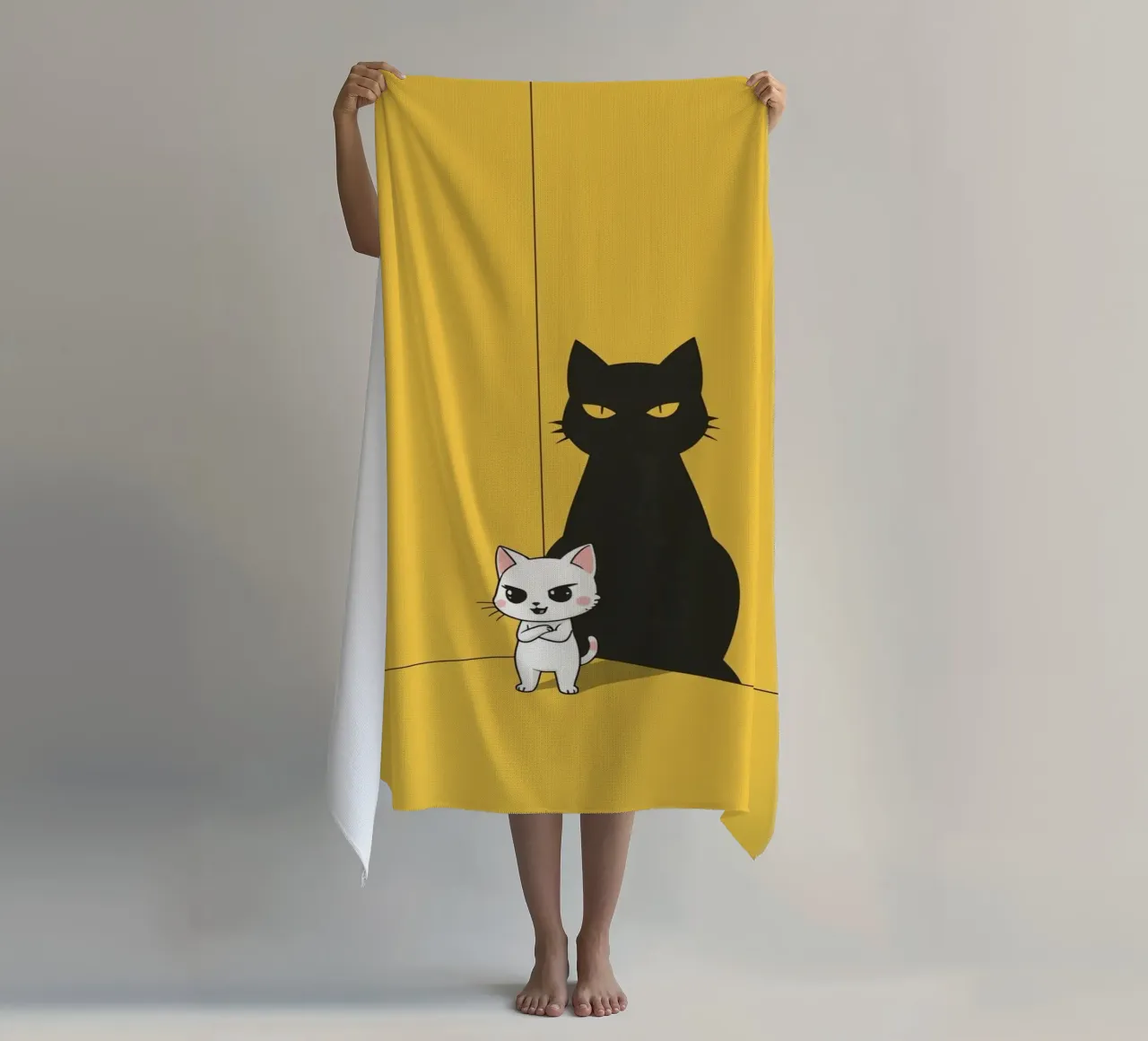 Chat blanc avec ombre noire dans un coin jaune serviette de plage de DesignDoodle