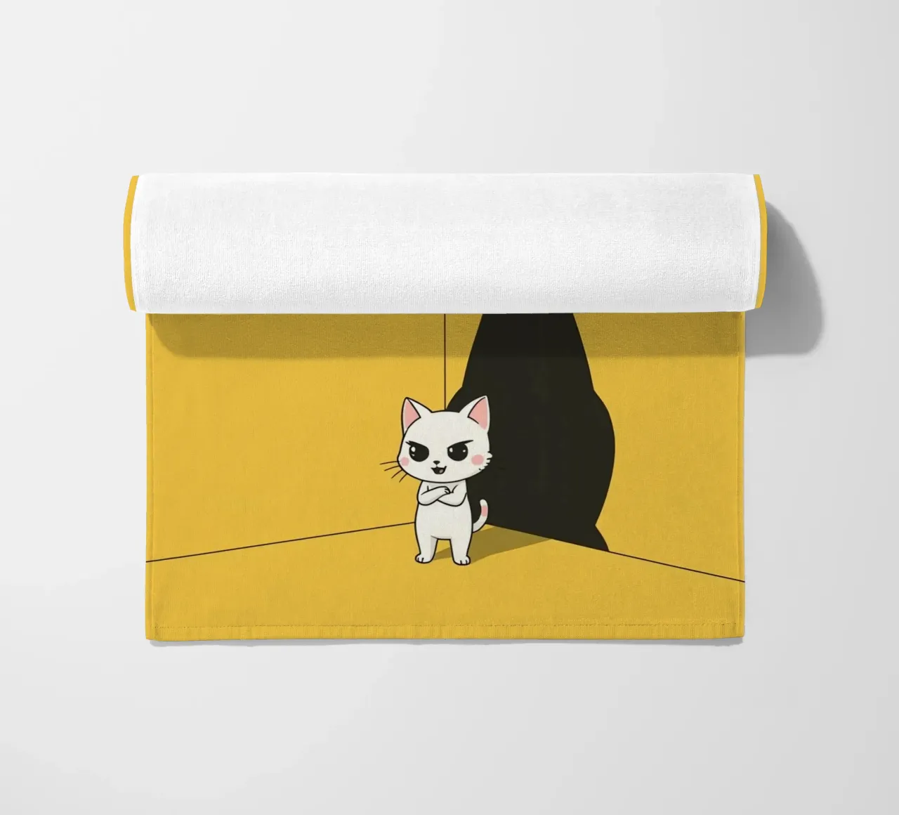 Chat blanc avec ombre noire dans un coin jaune serviette de plage de DesignDoodle