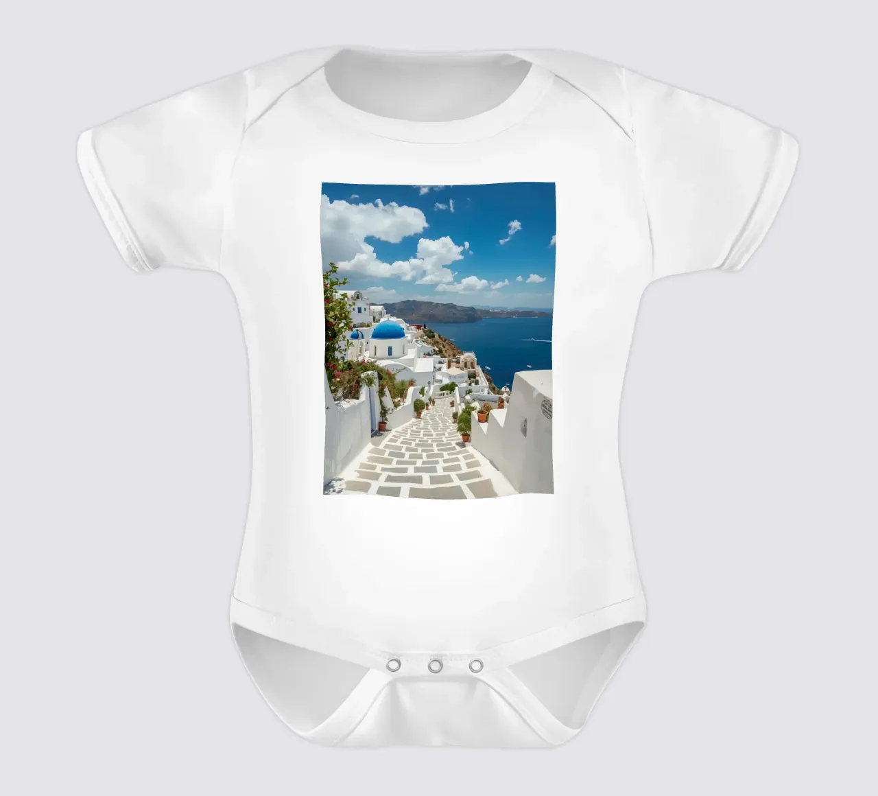 Weiß getünchte Gebäude und Steinpfade auf Santorin Kurzarm Babybody von DesignDoodle