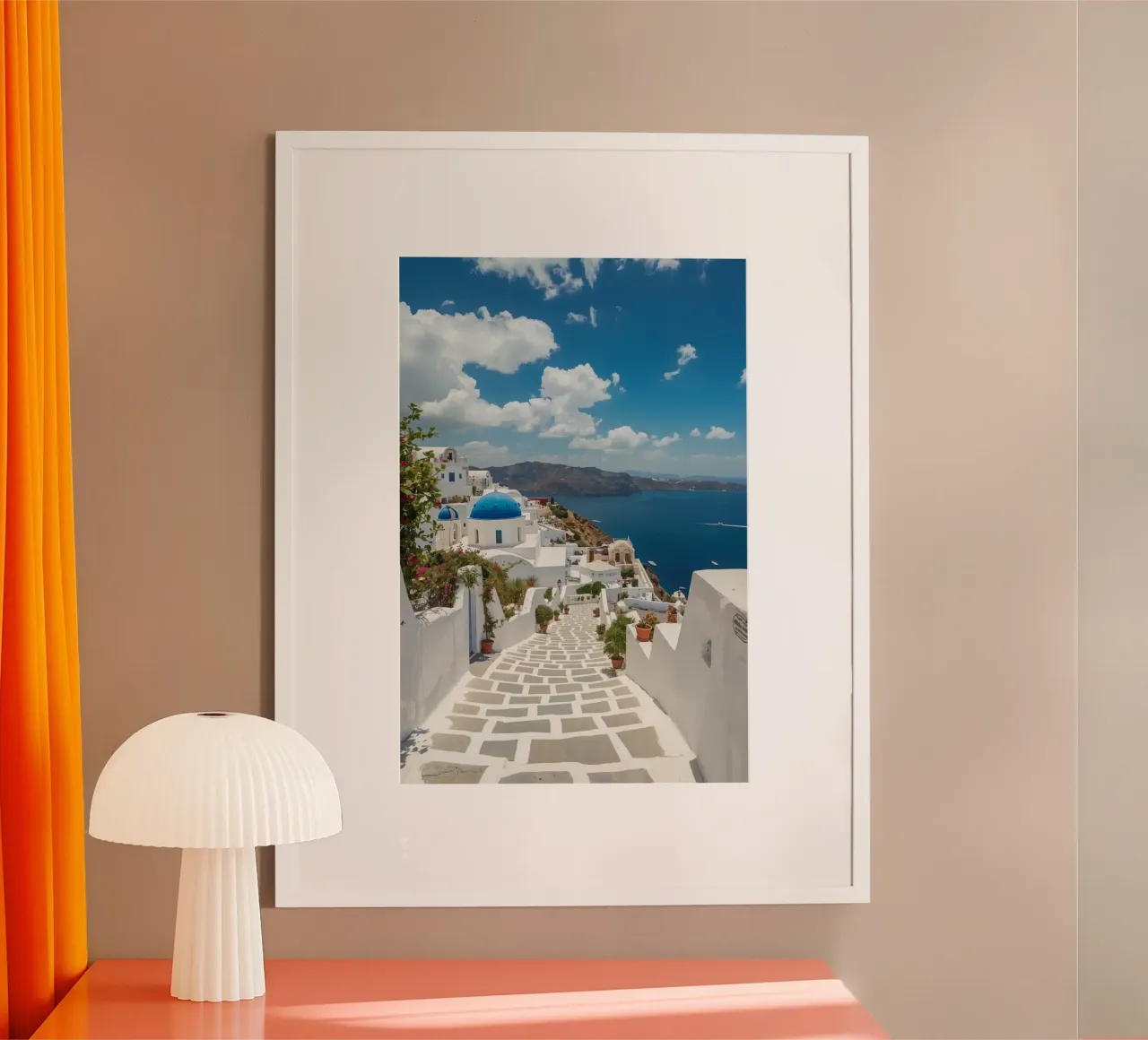 Weiß getünchte Gebäude und Steinpfade auf Santorin Hahnemühle von DesignDoodle