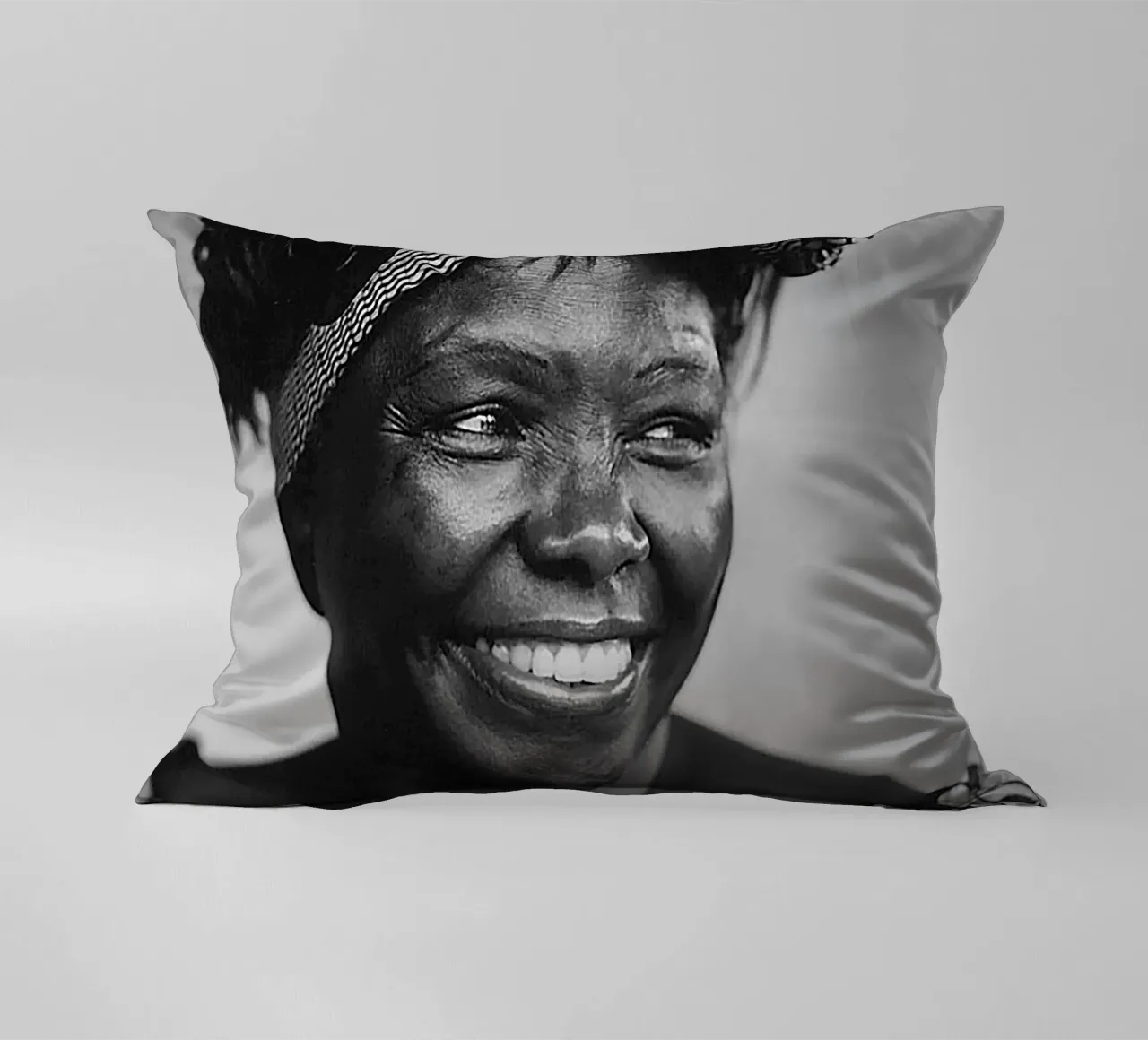 Wangari Maathai cuscino da tobyrmattie
