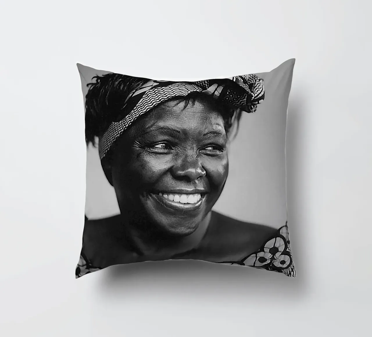 Wangari Maathai cuscino da tobyrmattie