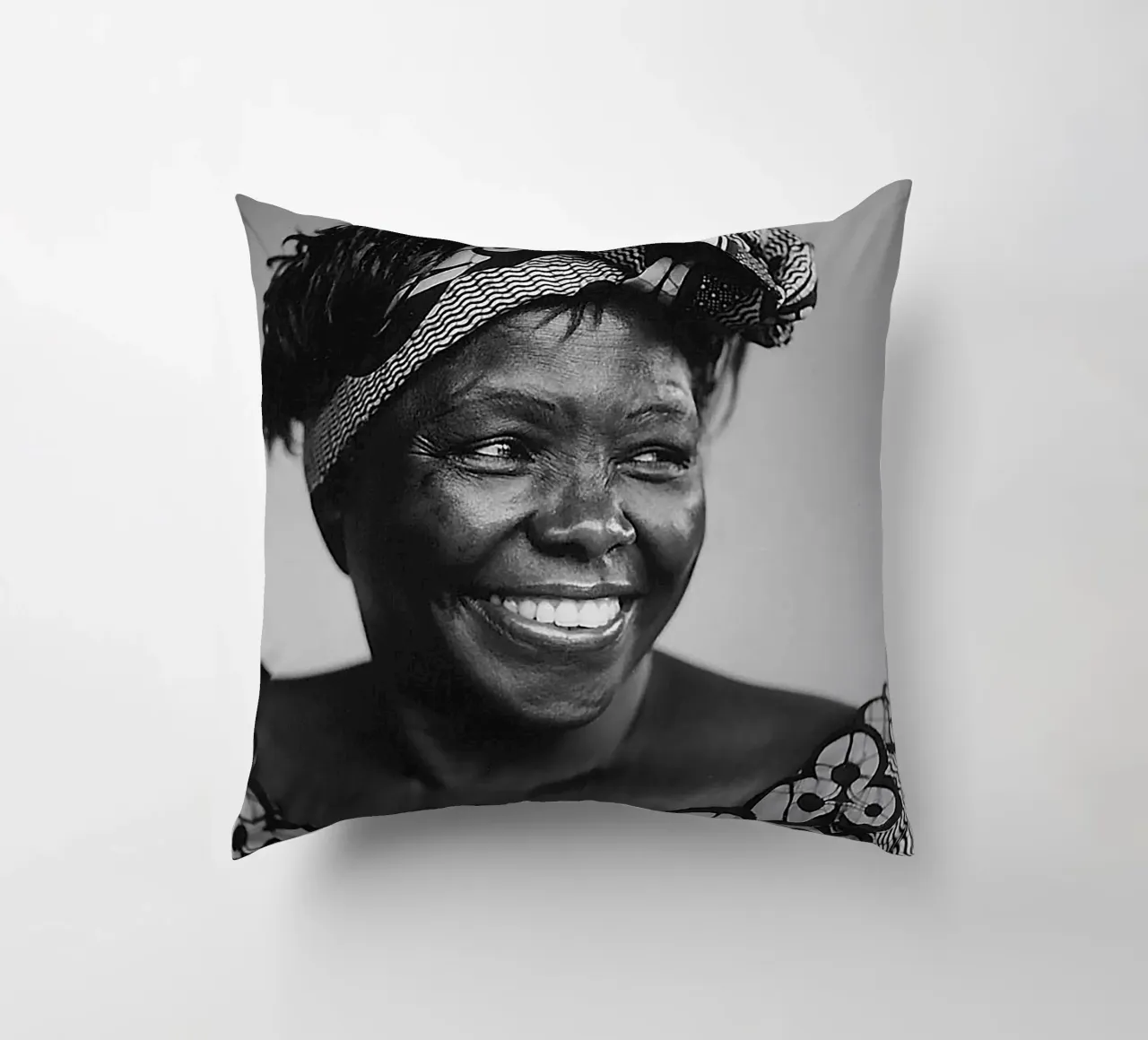 Wangari Maathai cuscino da tobyrmattie