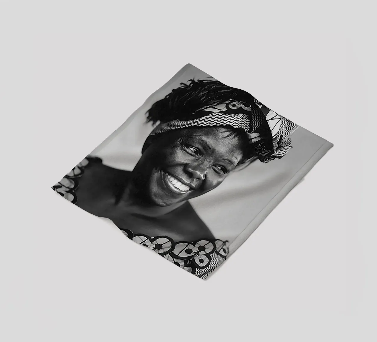 Wangari Maathai coperta in pile da tobyrmattie