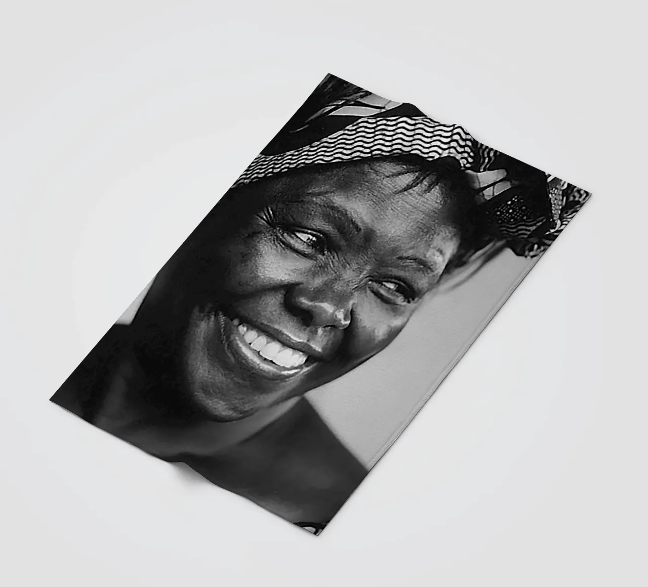 Wangari Maathai coperta in pile da tobyrmattie