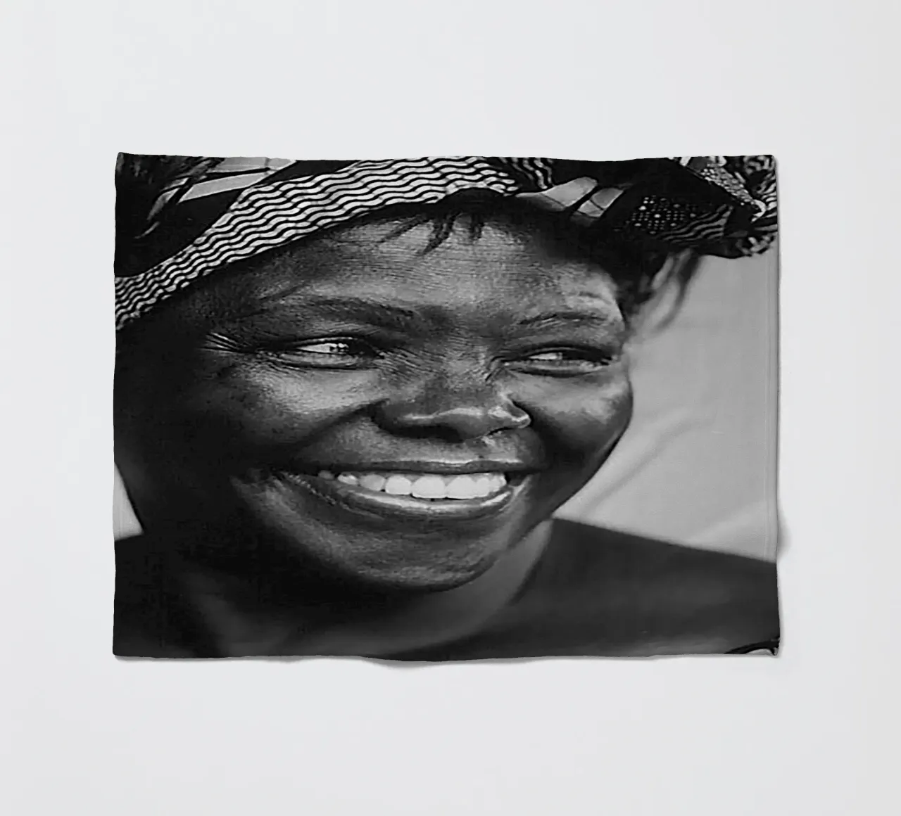 Wangari Maathai coperta in pile da tobyrmattie