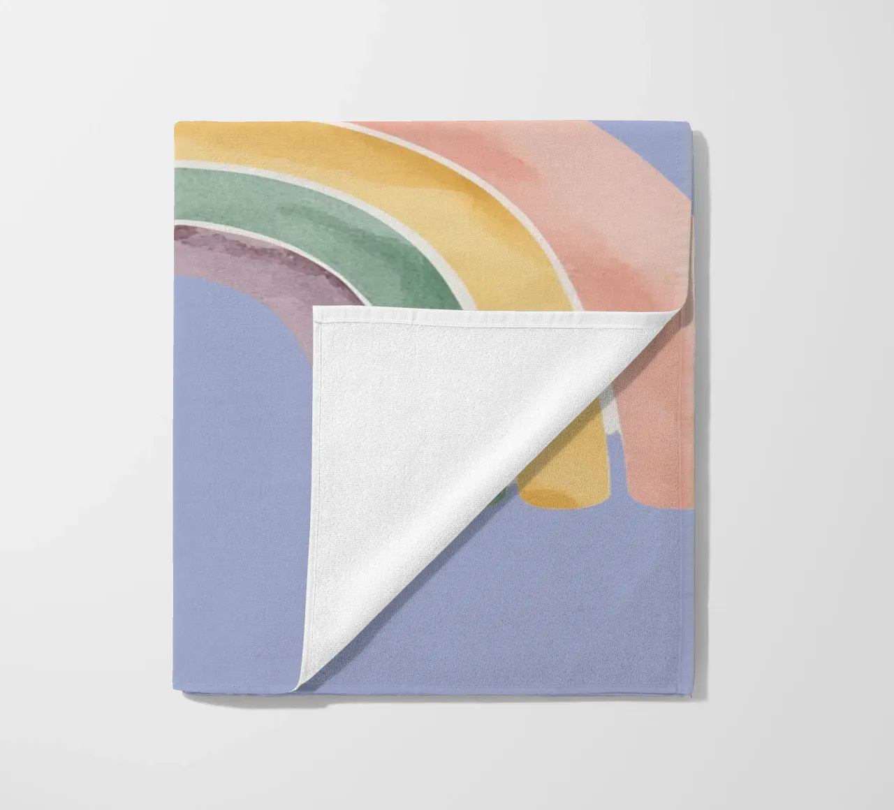 Due simpatici gatti felici che dormono su un arcobaleno telo mare da DesignDoodle
