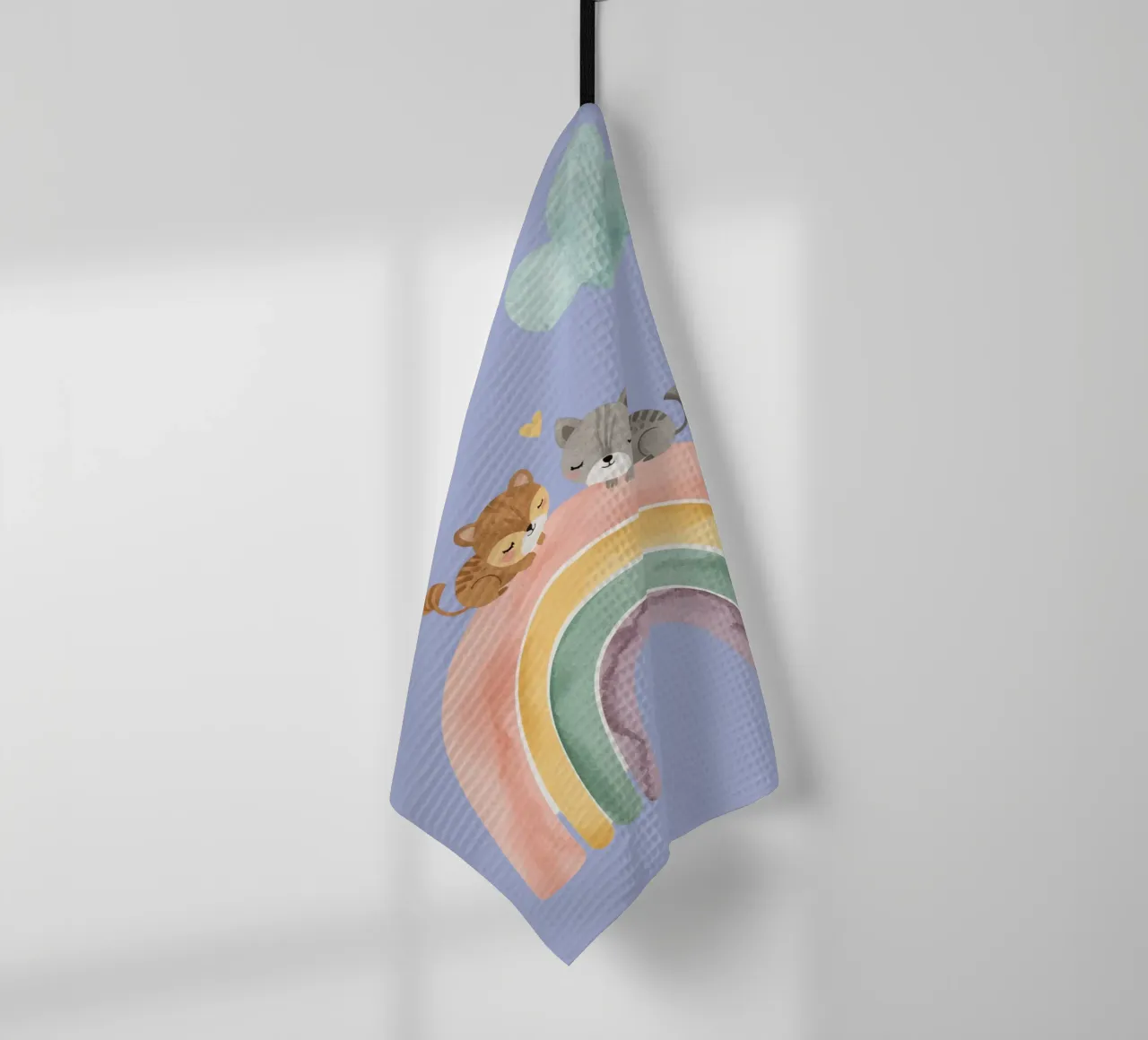 Deux mignons chats heureux dormant sur un arc-en-ciel torchon de DesignDoodle
