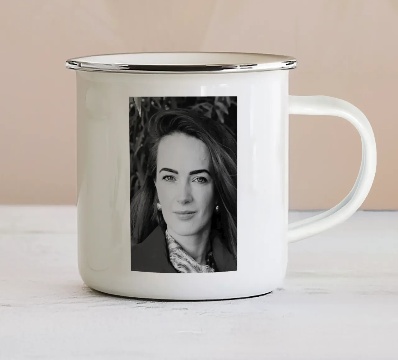 Oleksandra Matviichuk tazza in smalto da tobyrmattie