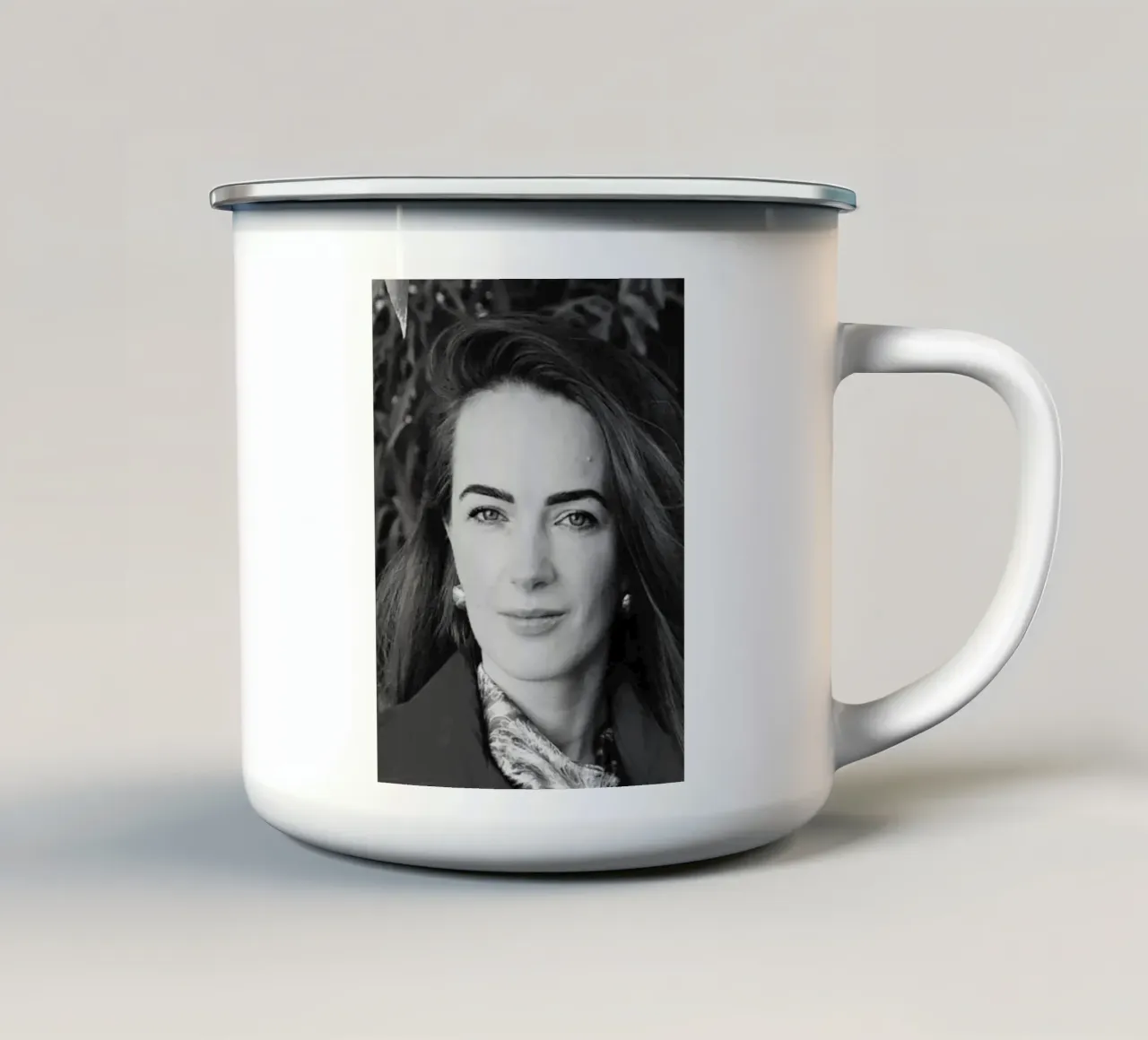 Oleksandra Matviichuk tazza in smalto da tobyrmattie