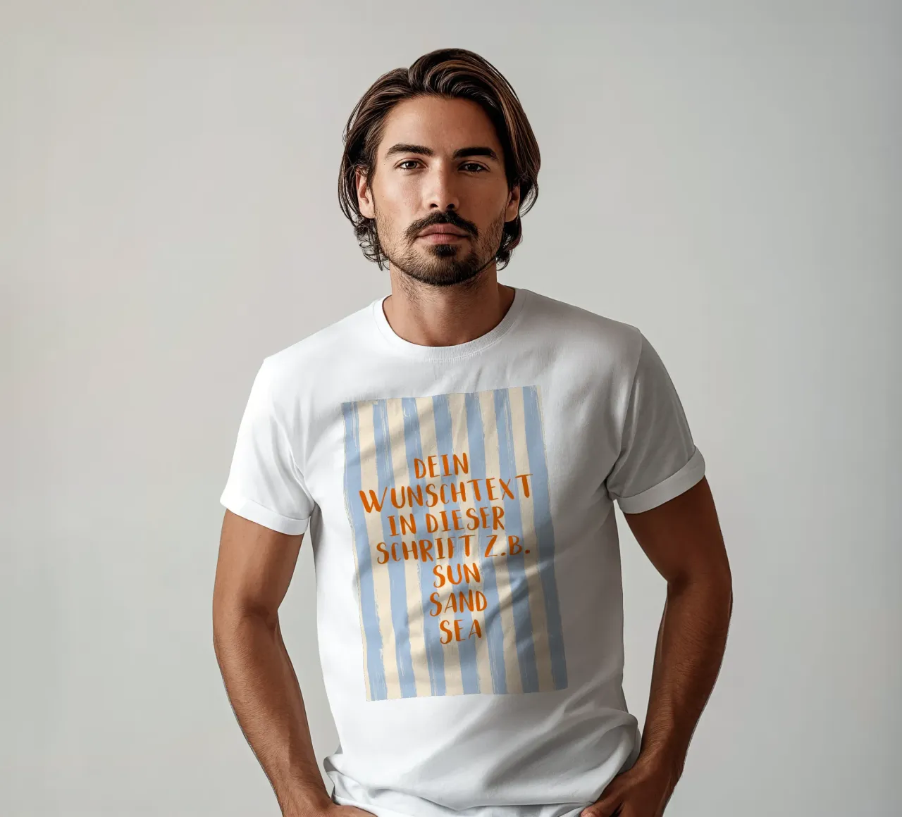 Dein Wunschtext auf gestreiftem Pinselstrich Hintergrund t-shirt da Typo Designs