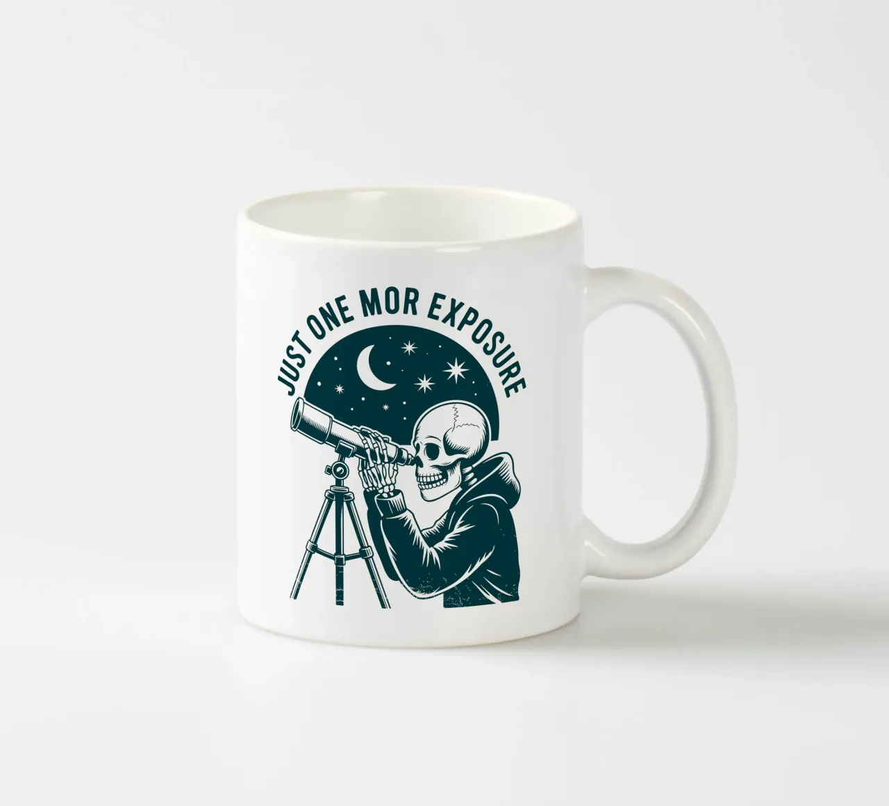 Squelette astronome - Solo un'altra esposizione tazza in ceramica da Plain Thoughts