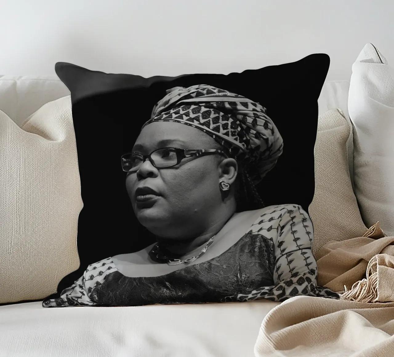 Leymah Gbowee cuscino da tobyrmattie