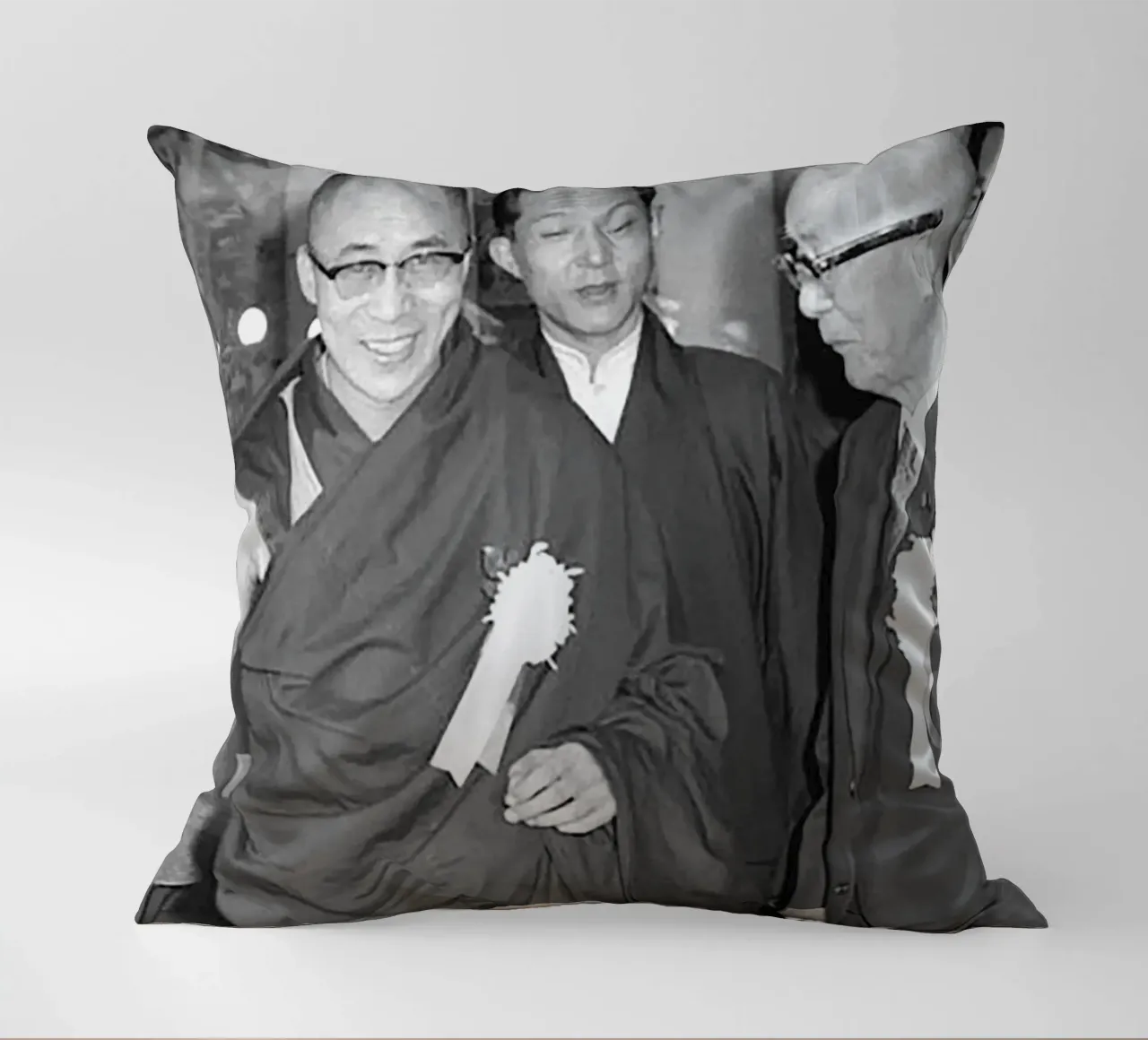 Dalai Lama cuscino da tobyrmattie