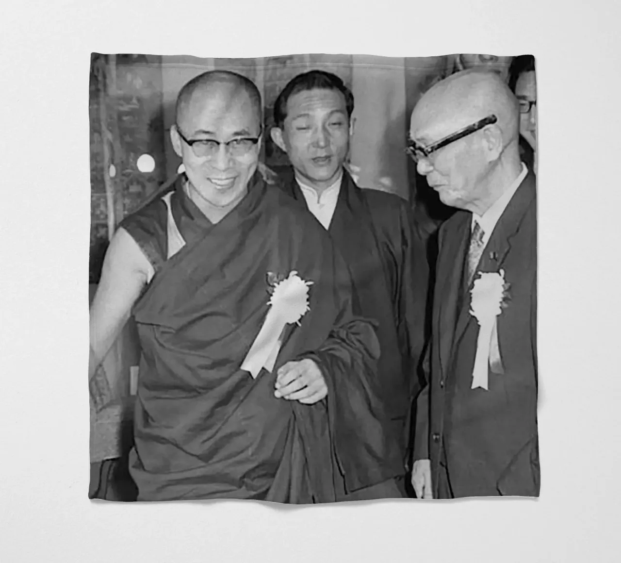 Dalai Lama coperta in pile da tobyrmattie