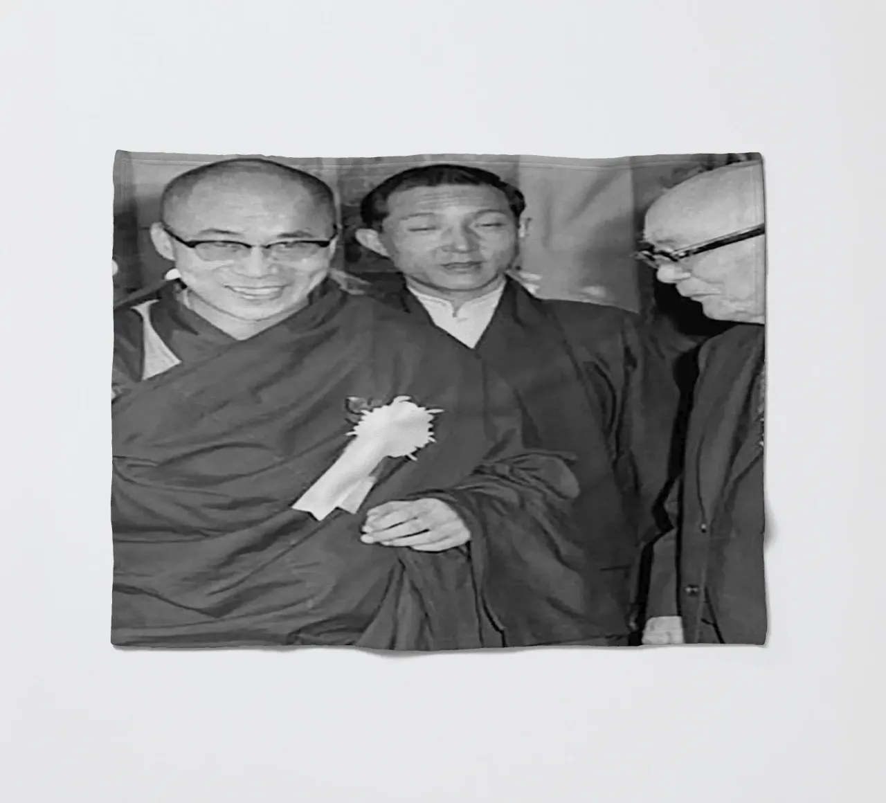 Dalai Lama coperta in pile da tobyrmattie