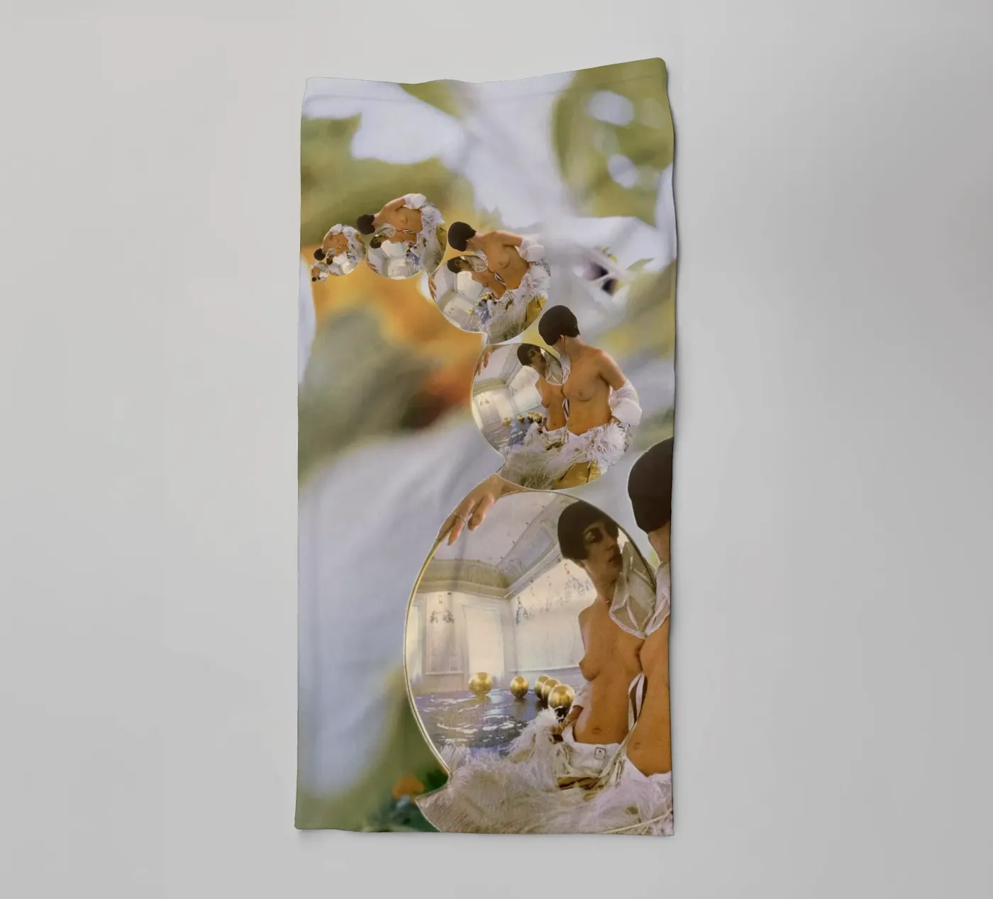 Mirror towel by dekonstruktiv