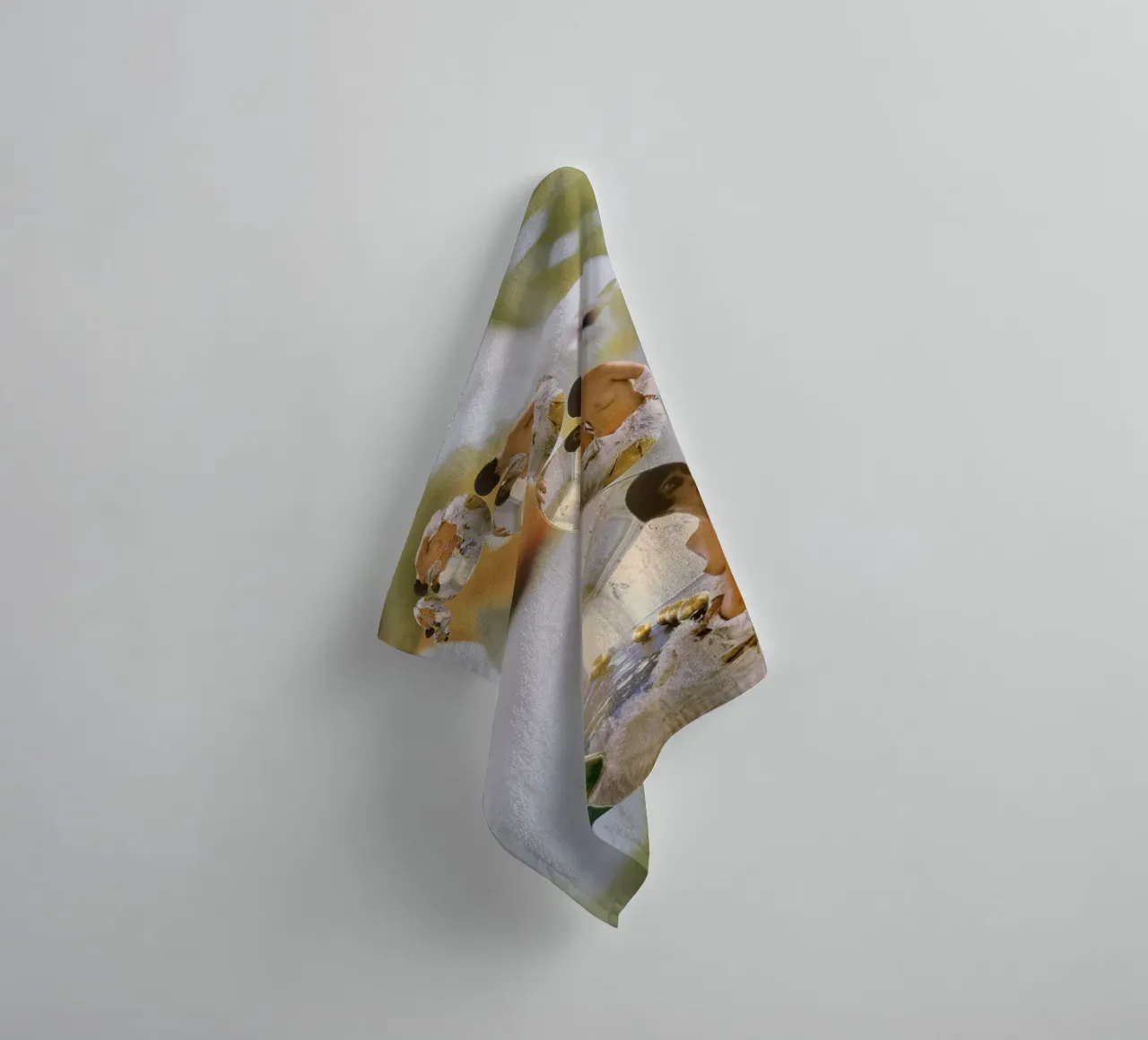 Mirror towel by dekonstruktiv