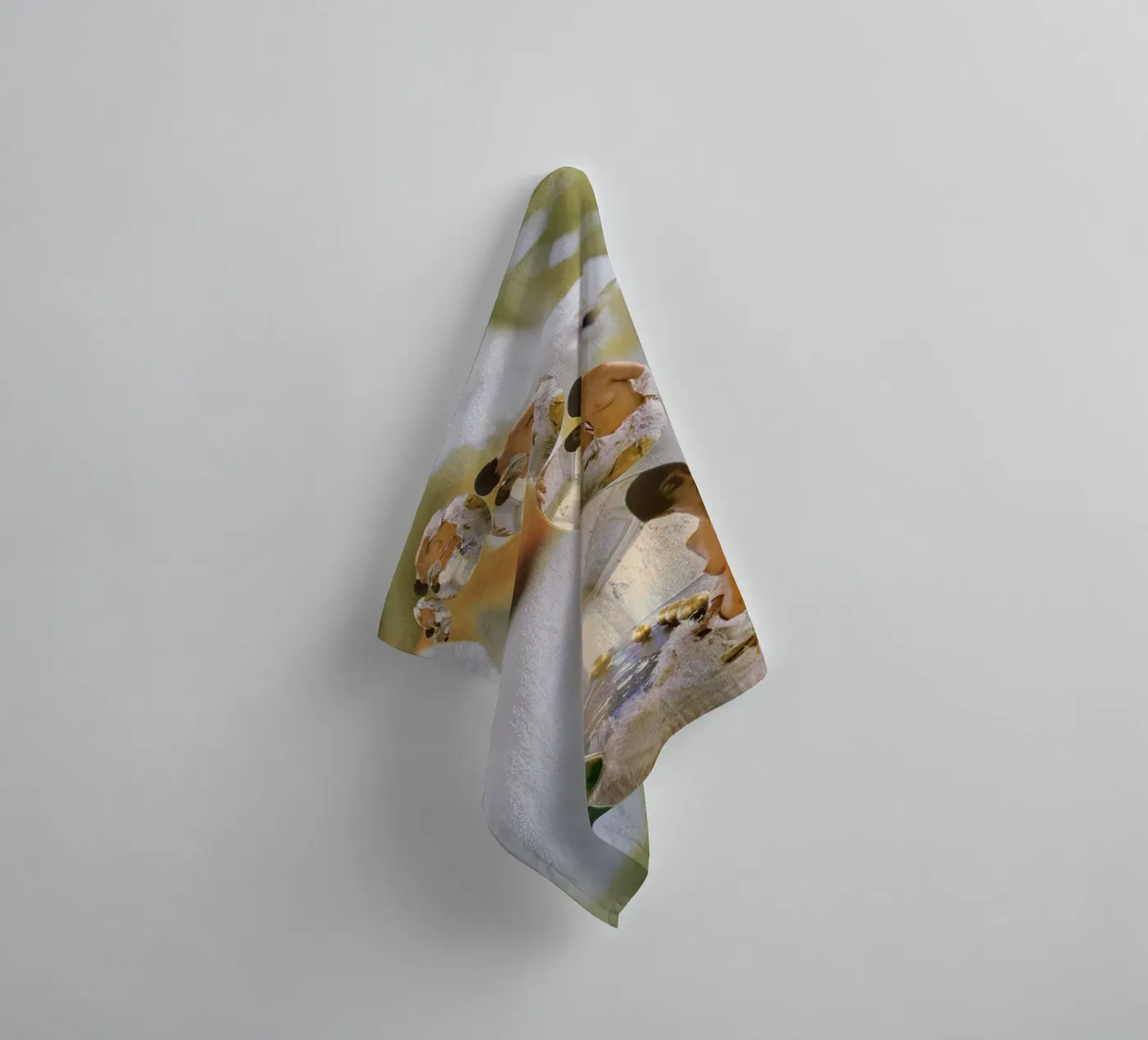 Mirror towel by dekonstruktiv