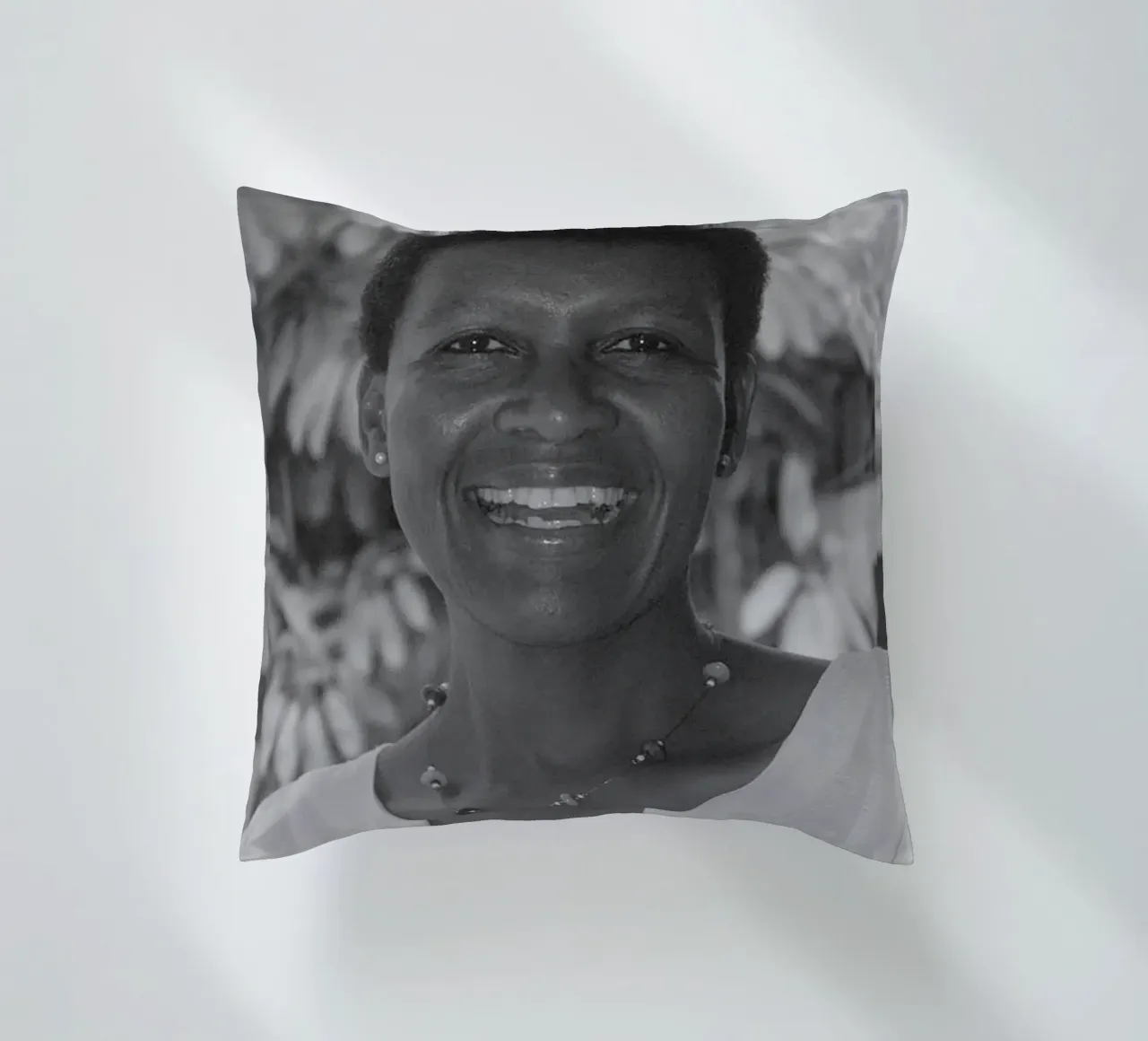 Alice Mogwe cuscino da tobyrmattie