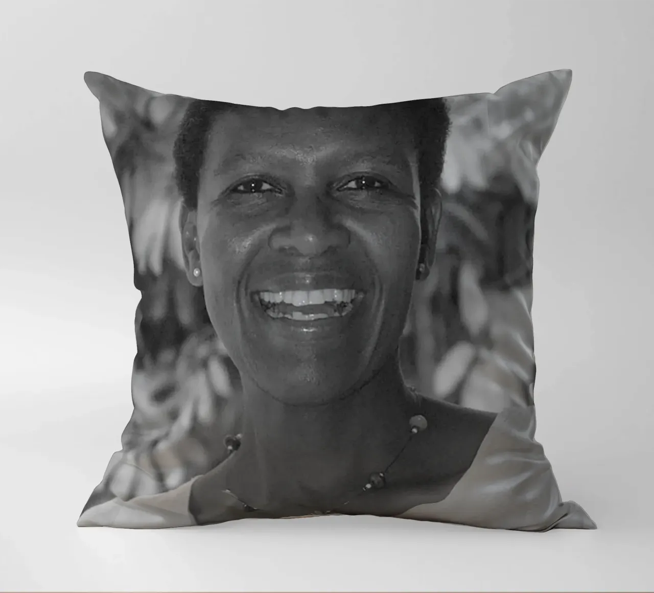 Alice Mogwe cuscino da tobyrmattie