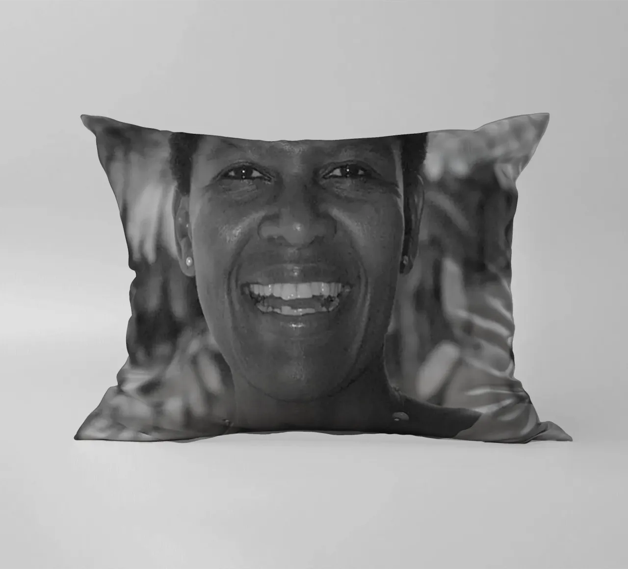 Alice Mogwe cuscino da tobyrmattie