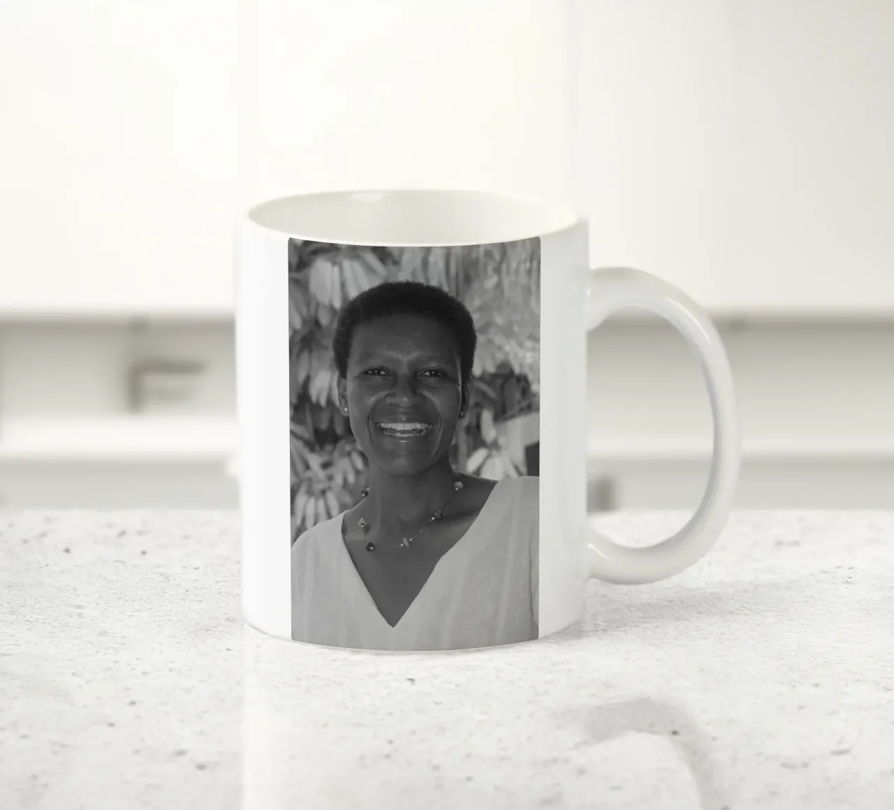 Alice Mogwe tazza in ceramica da tobyrmattie