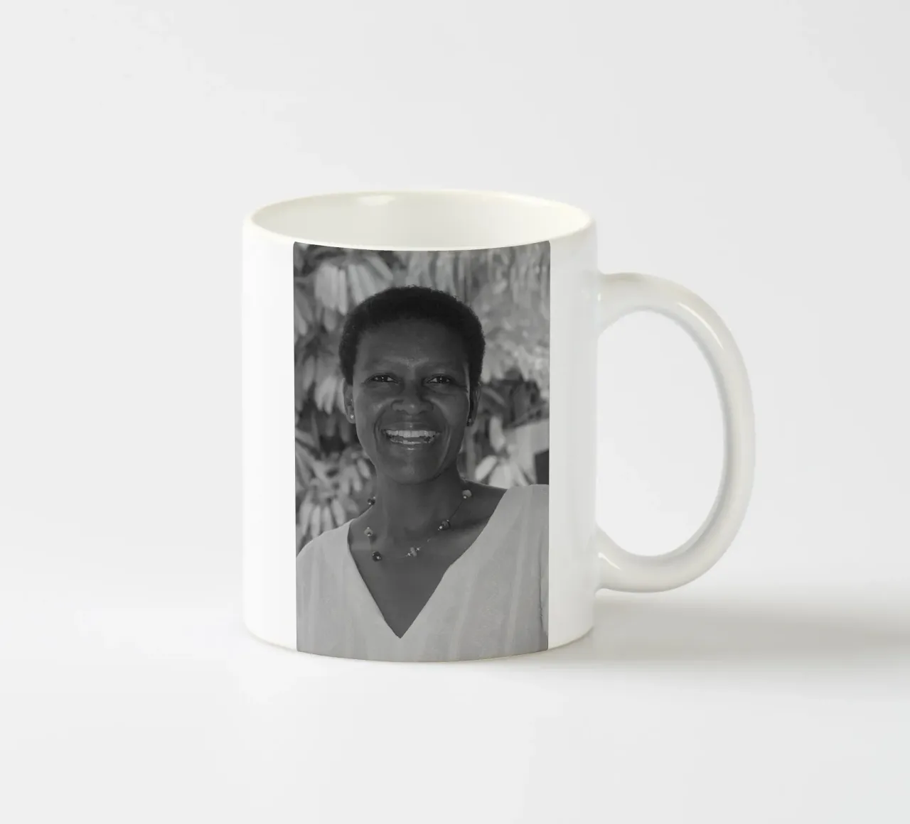 Alice Mogwe tazza in ceramica da tobyrmattie