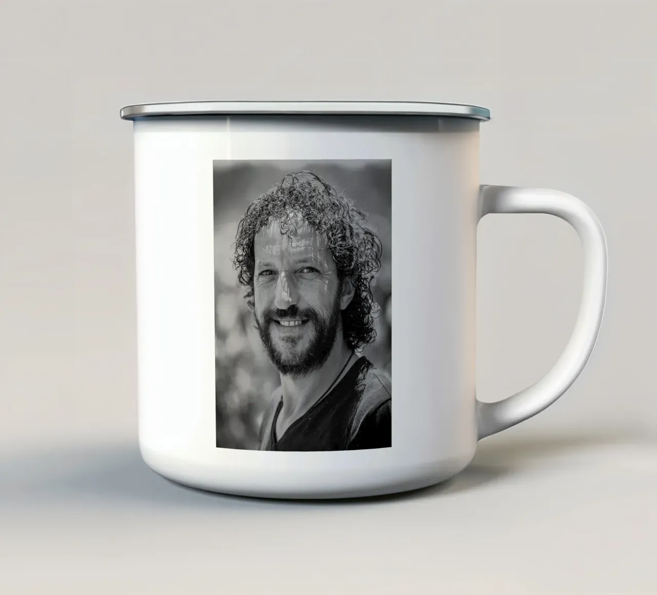 Ali Abu Awwad tazza in smalto da tobyrmattie