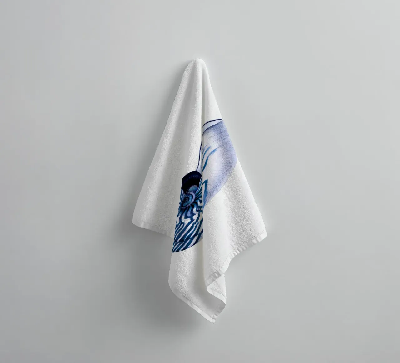 Shell navy blue white hampton style vintage ocean beach badhanddoek van Studio Vintage