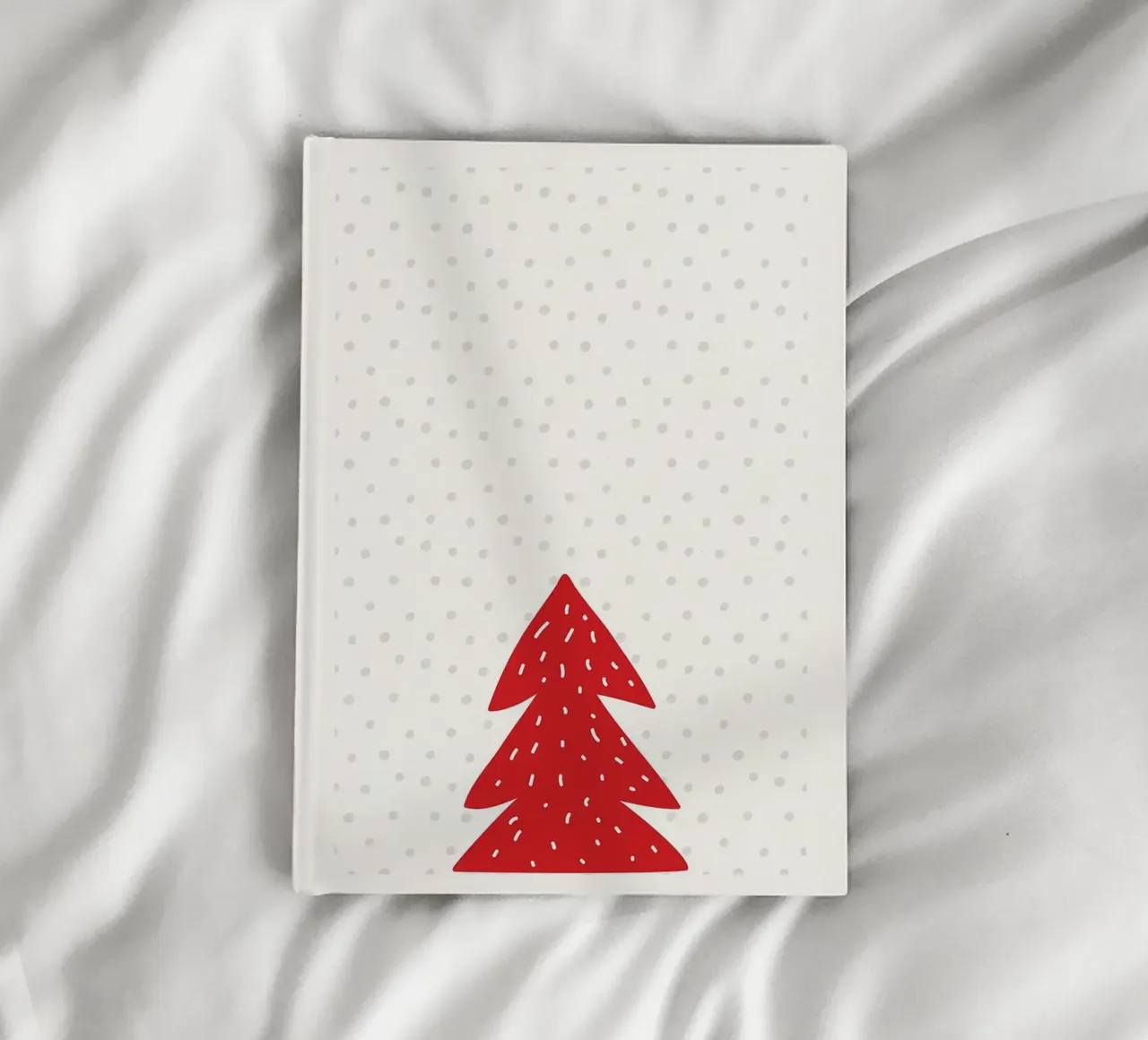 Albero di Natale rosso con neve diario da bazi