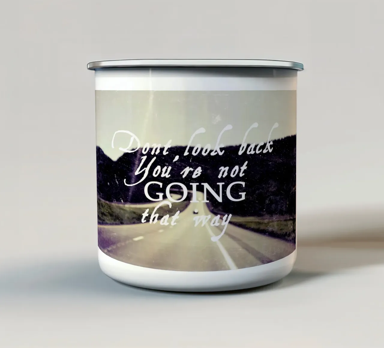 Dont Look Back tazza in smalto da Vintage Skies