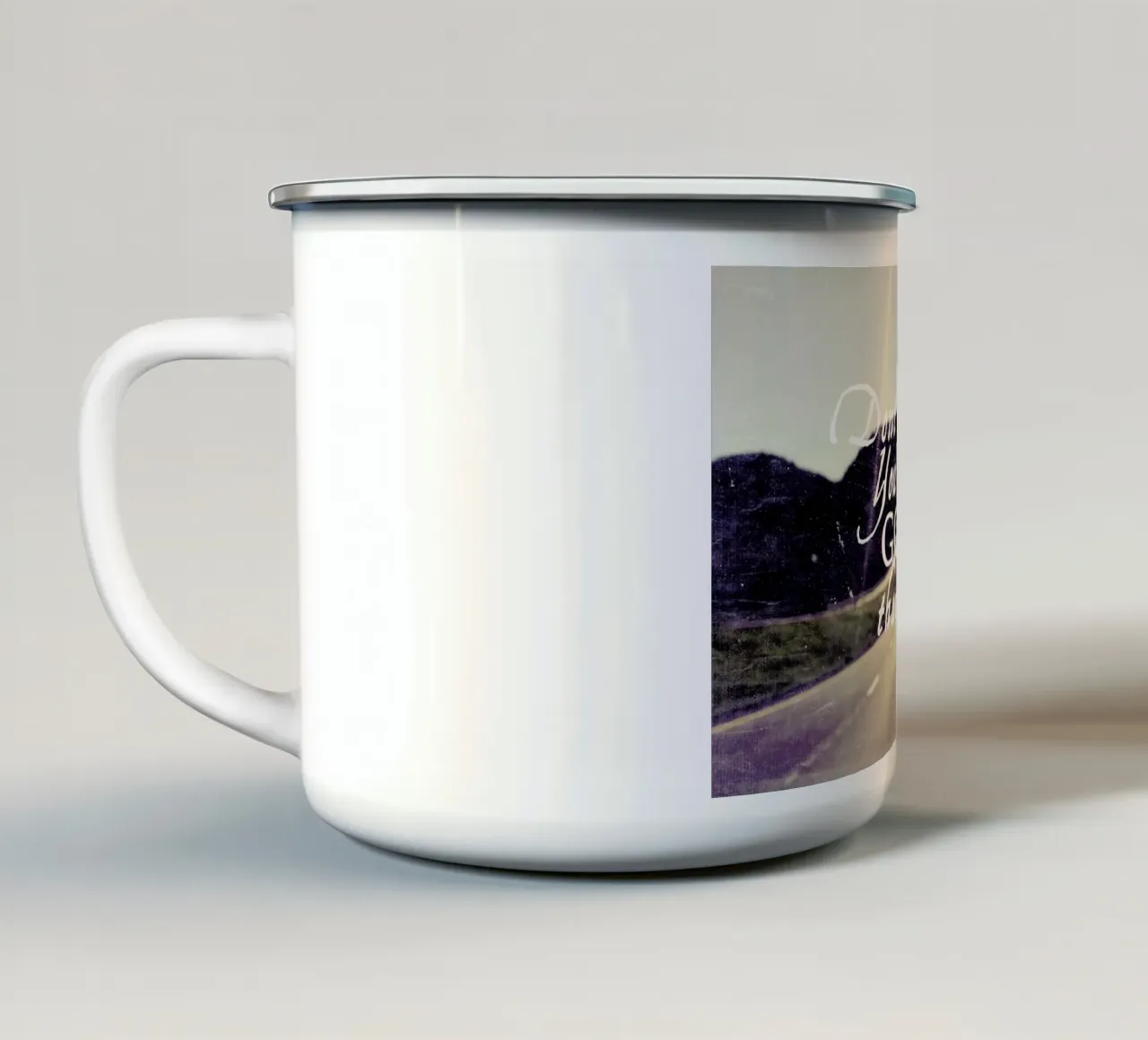 Dont Look Back tazza in smalto da Vintage Skies