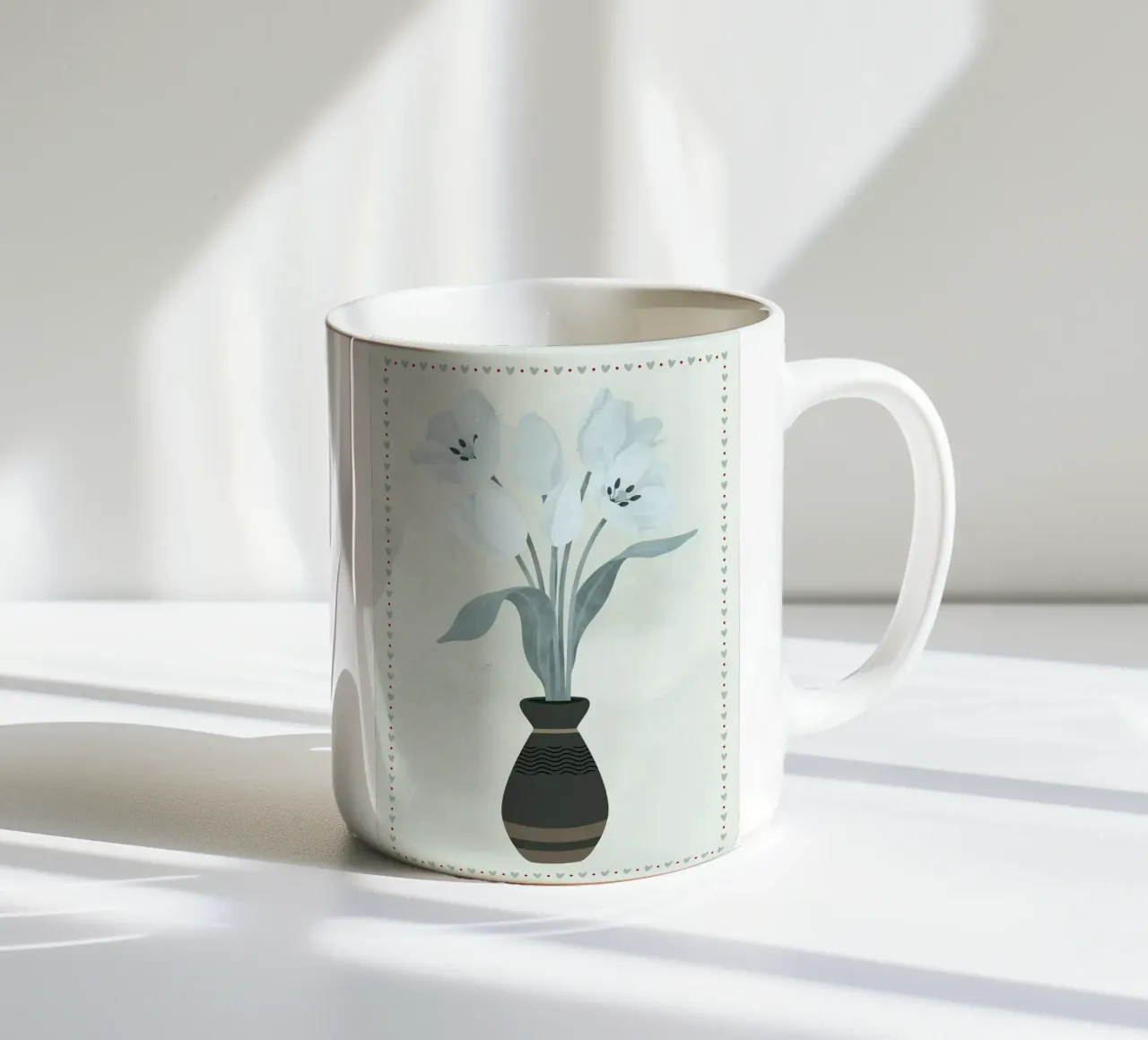 Tulipani in vaso con bordo a cuore tazza in ceramica da bazi
