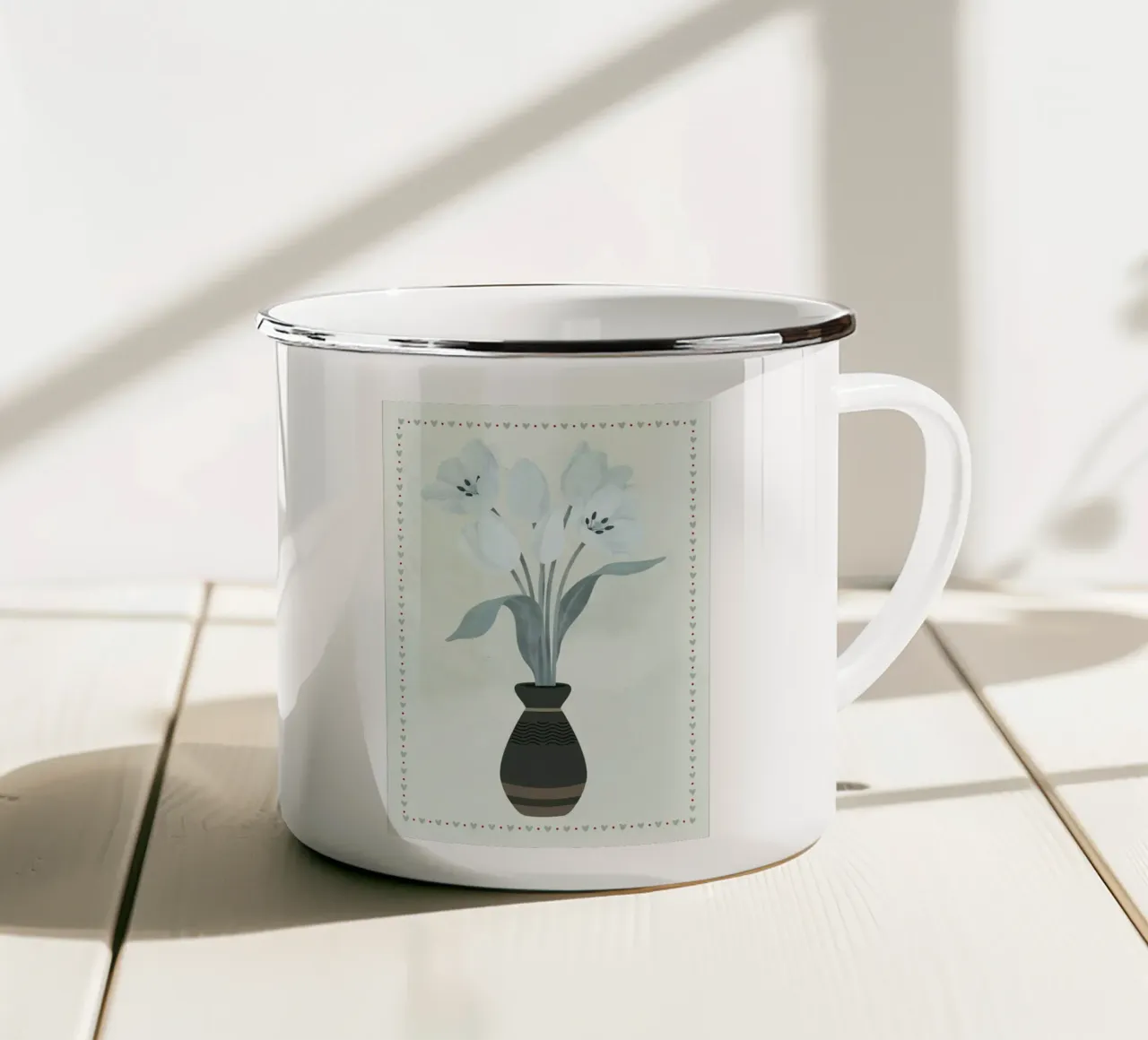 Tulipani in vaso con bordo a cuore tazza in smalto da bazi