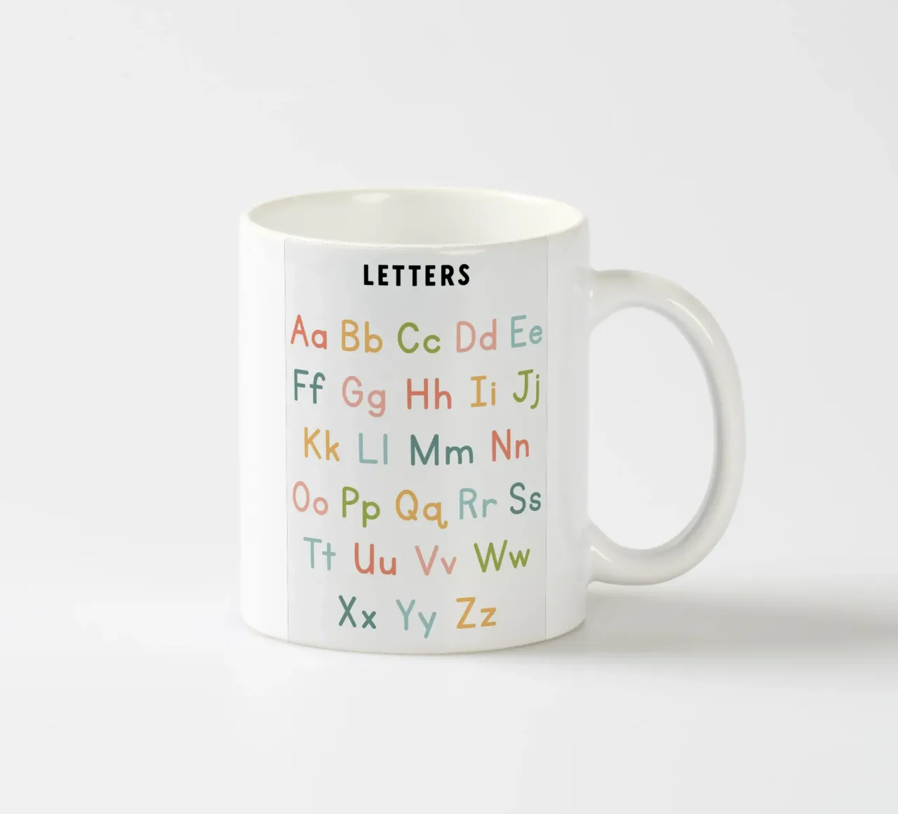 Grafico dell'alfabeto con lettere colorate tazza in ceramica da bazi