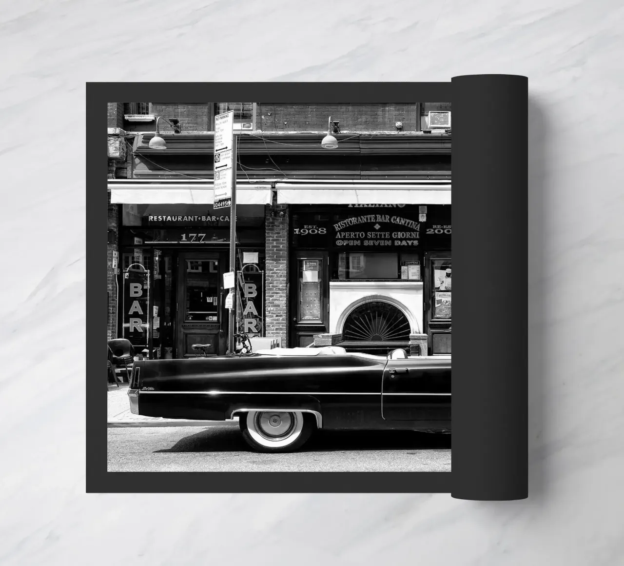 Manhattan nera - Cadillac nera zerbino da Brant Varner