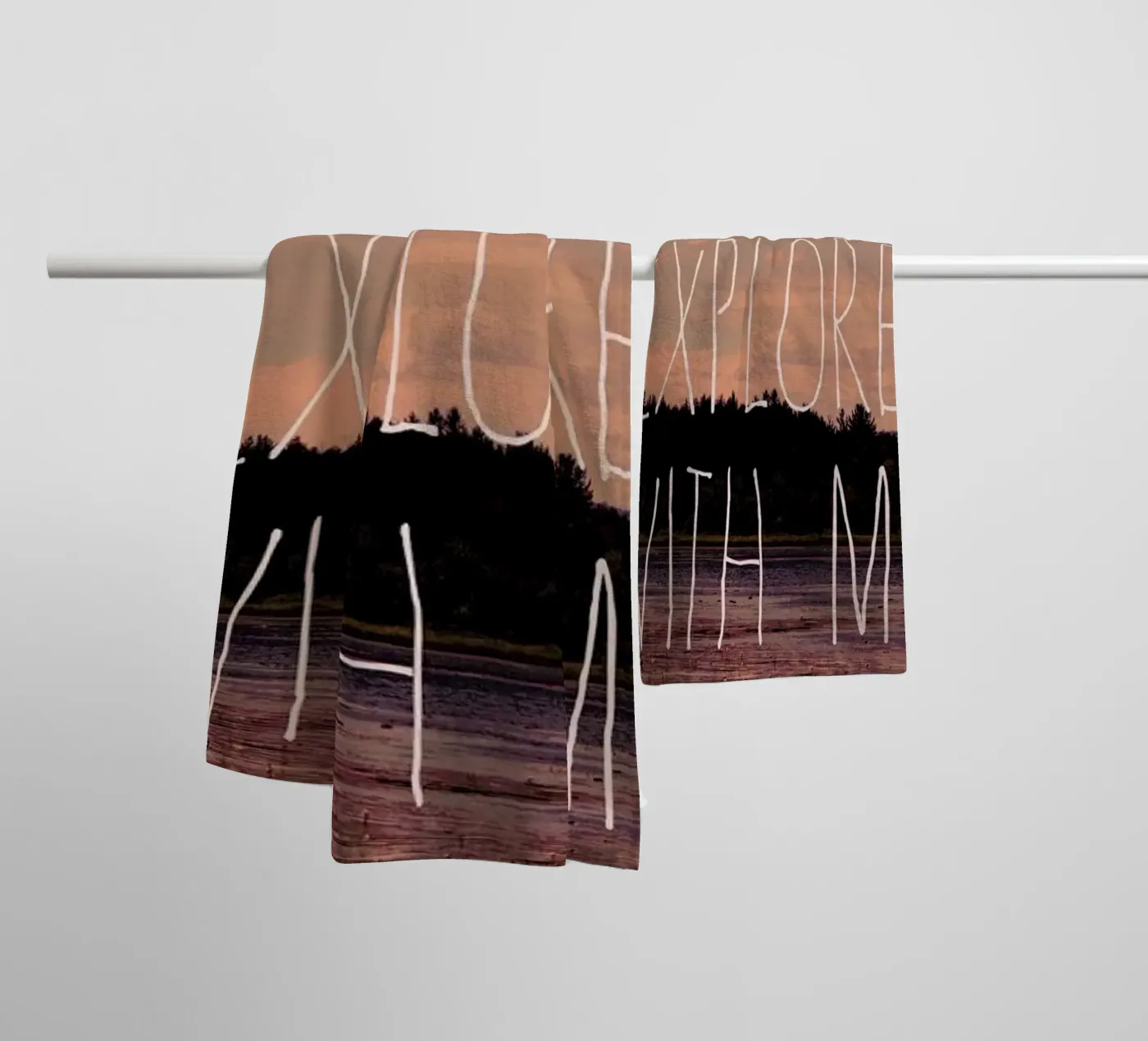 Explore with me badhanddoek van Vintage Skies