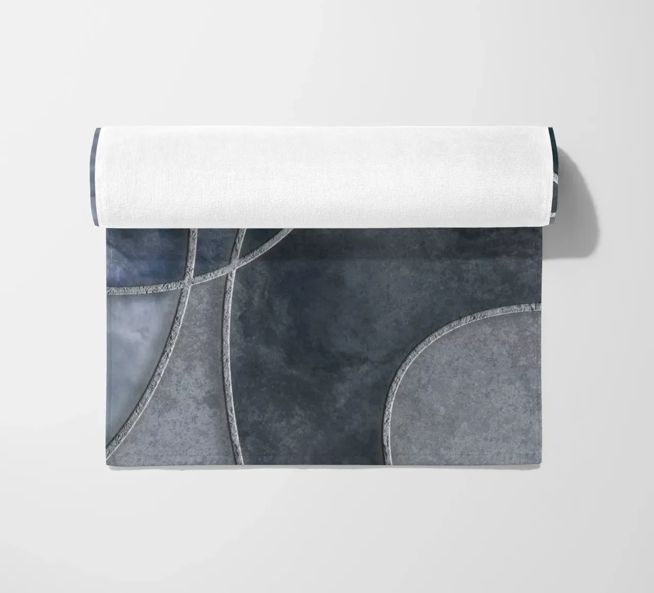Blue Grey Layered Shapes Abstract Art telo mare da Andrea Haase Modern Home